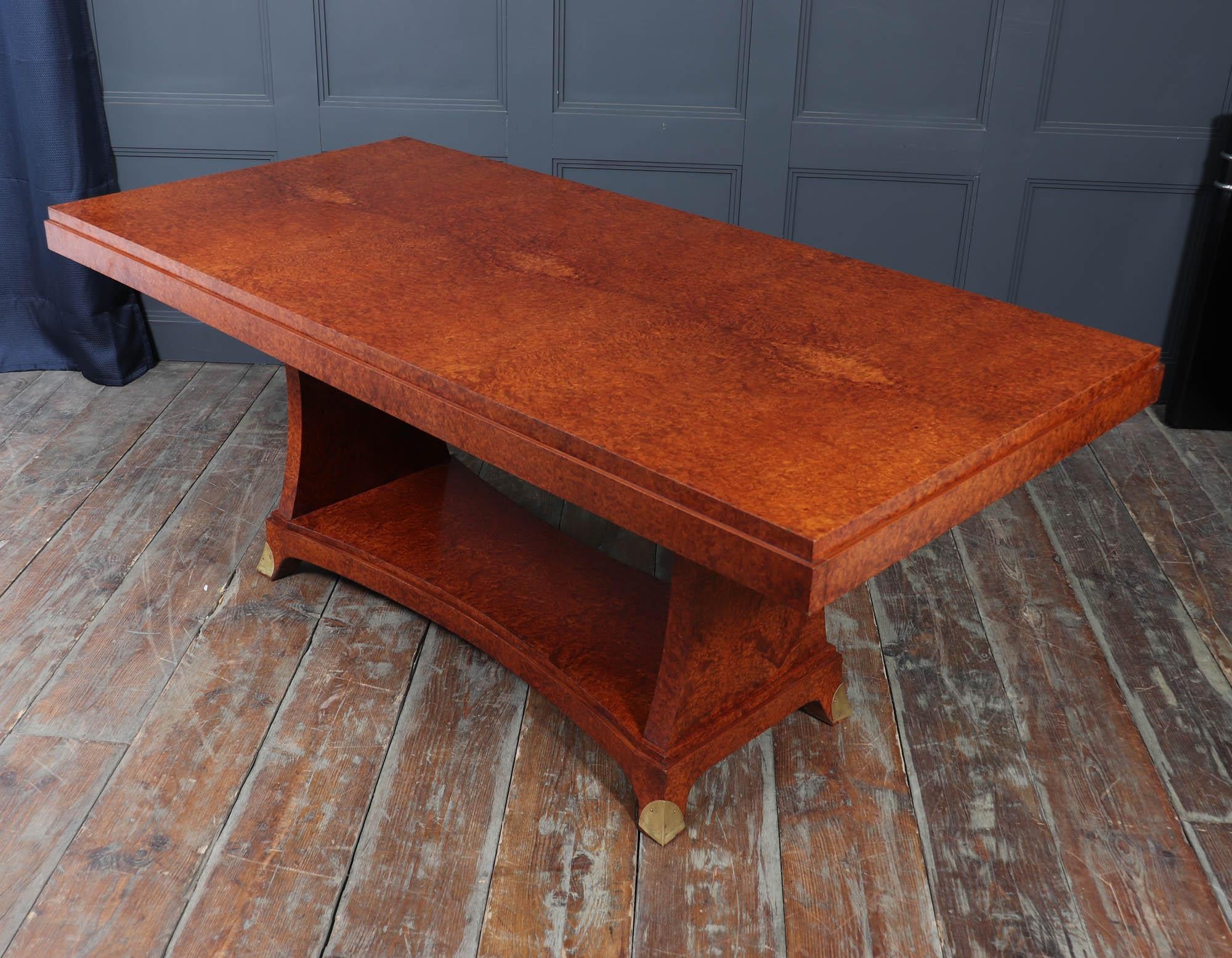 French Art Deco Dining Table in Amboyna, Circa 1925 For Sale 6