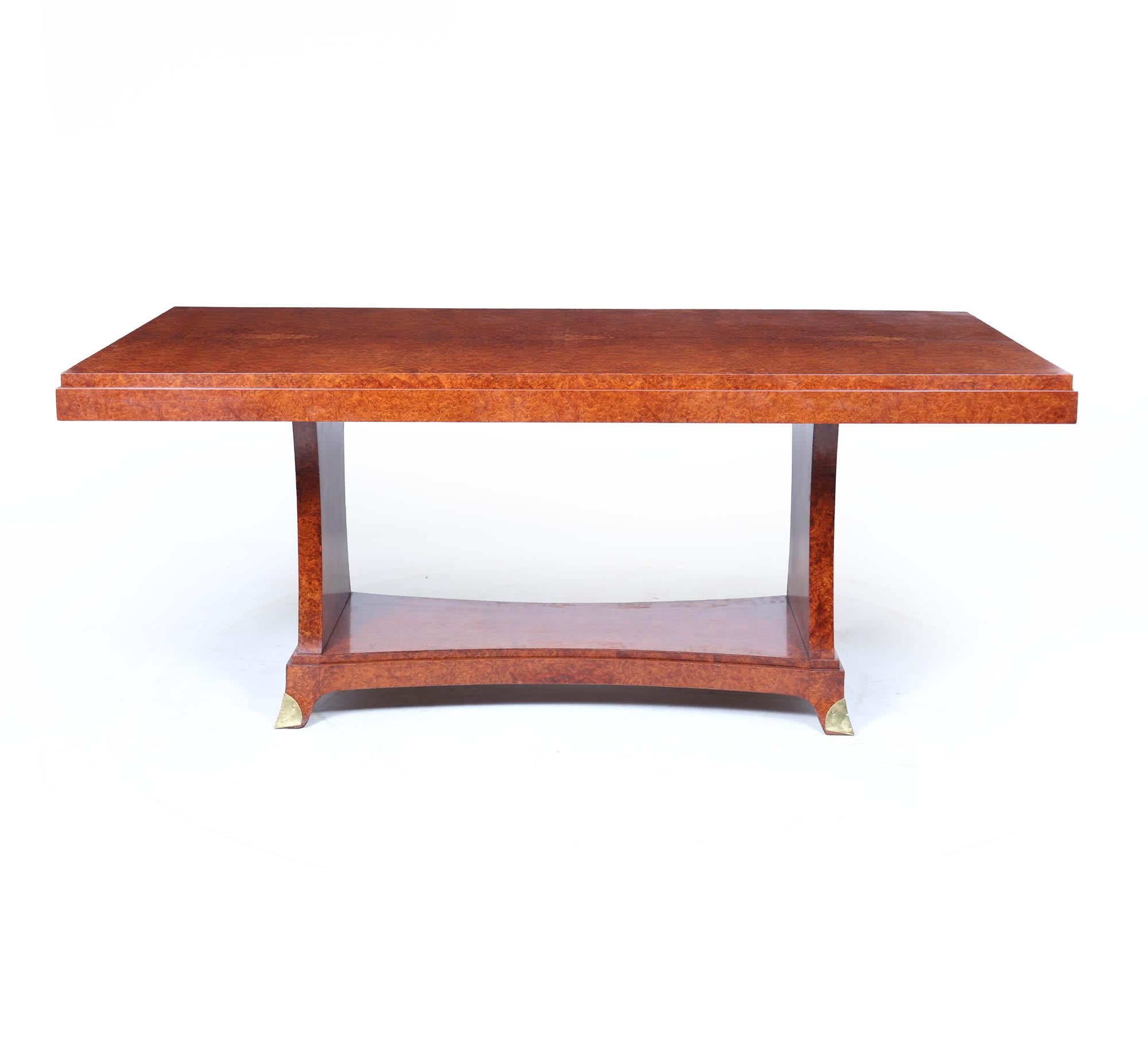French Art Deco Dining Table in Amboyna, Circa 1925 In Good Condition For Sale In Paddock Wood Tonbridge, GB