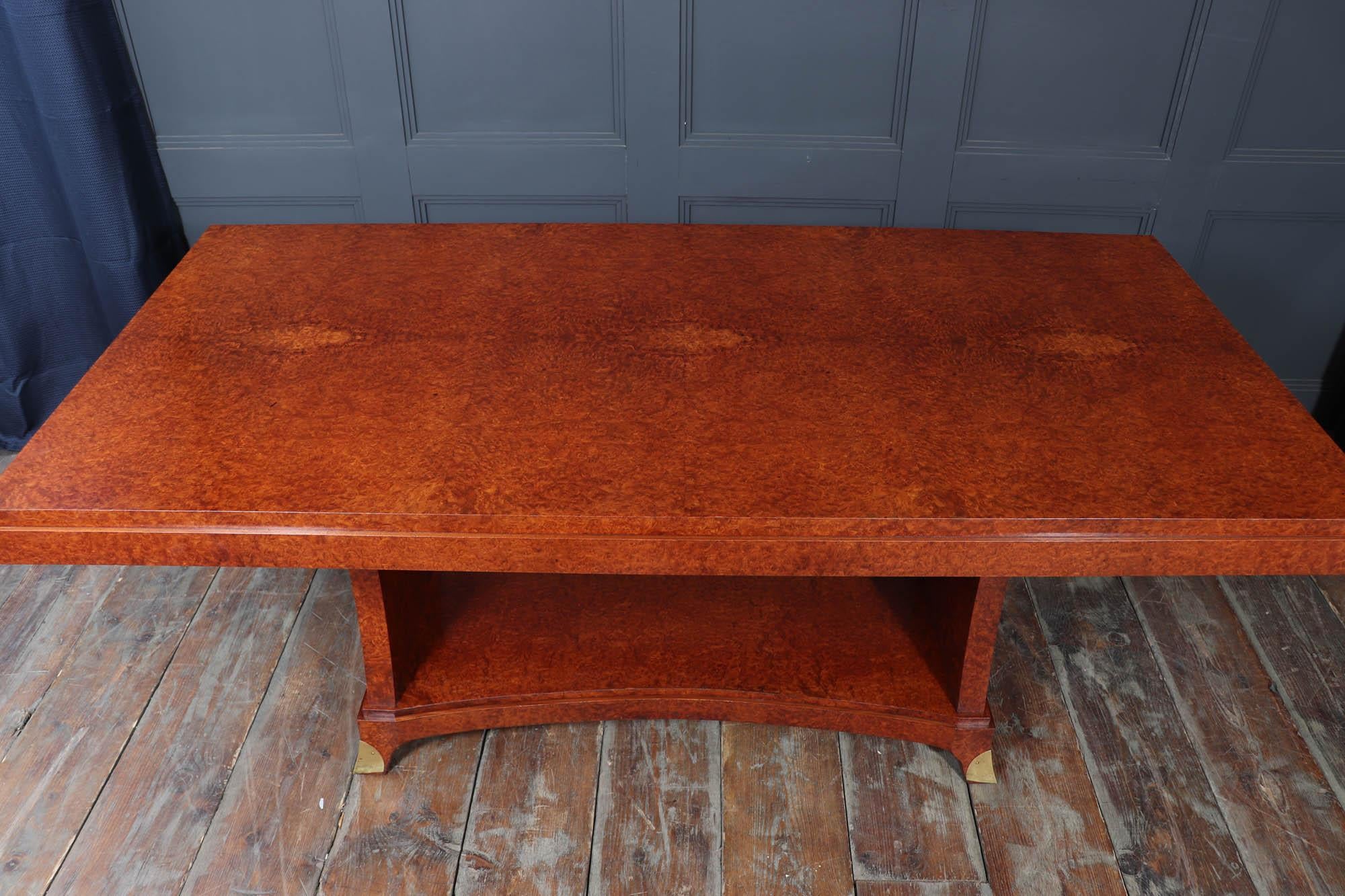 French Art Deco Dining Table in Amboyna, Circa 1925 For Sale 1