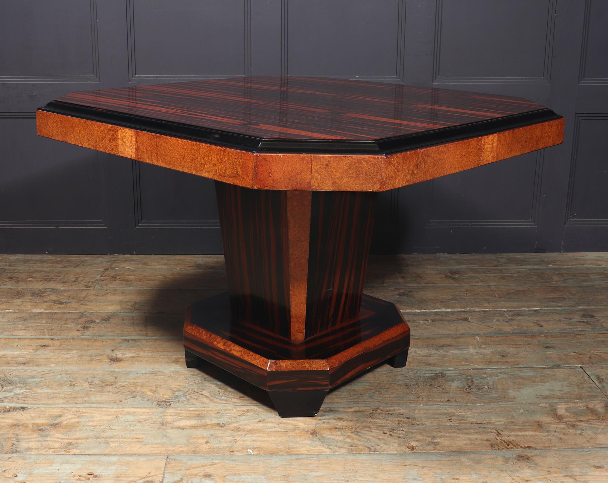 French Art Deco Dining Table in Macassar Ebony and Amboyna For Sale 3