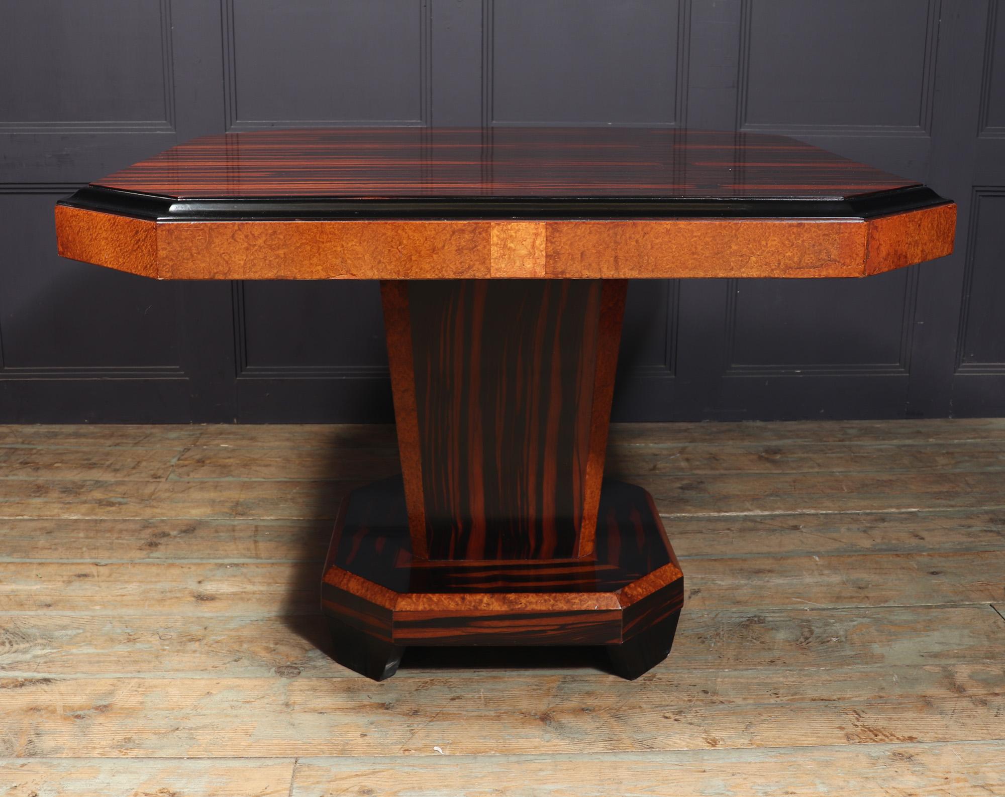 French Art Deco Dining Table in Macassar Ebony and Amboyna For Sale 5