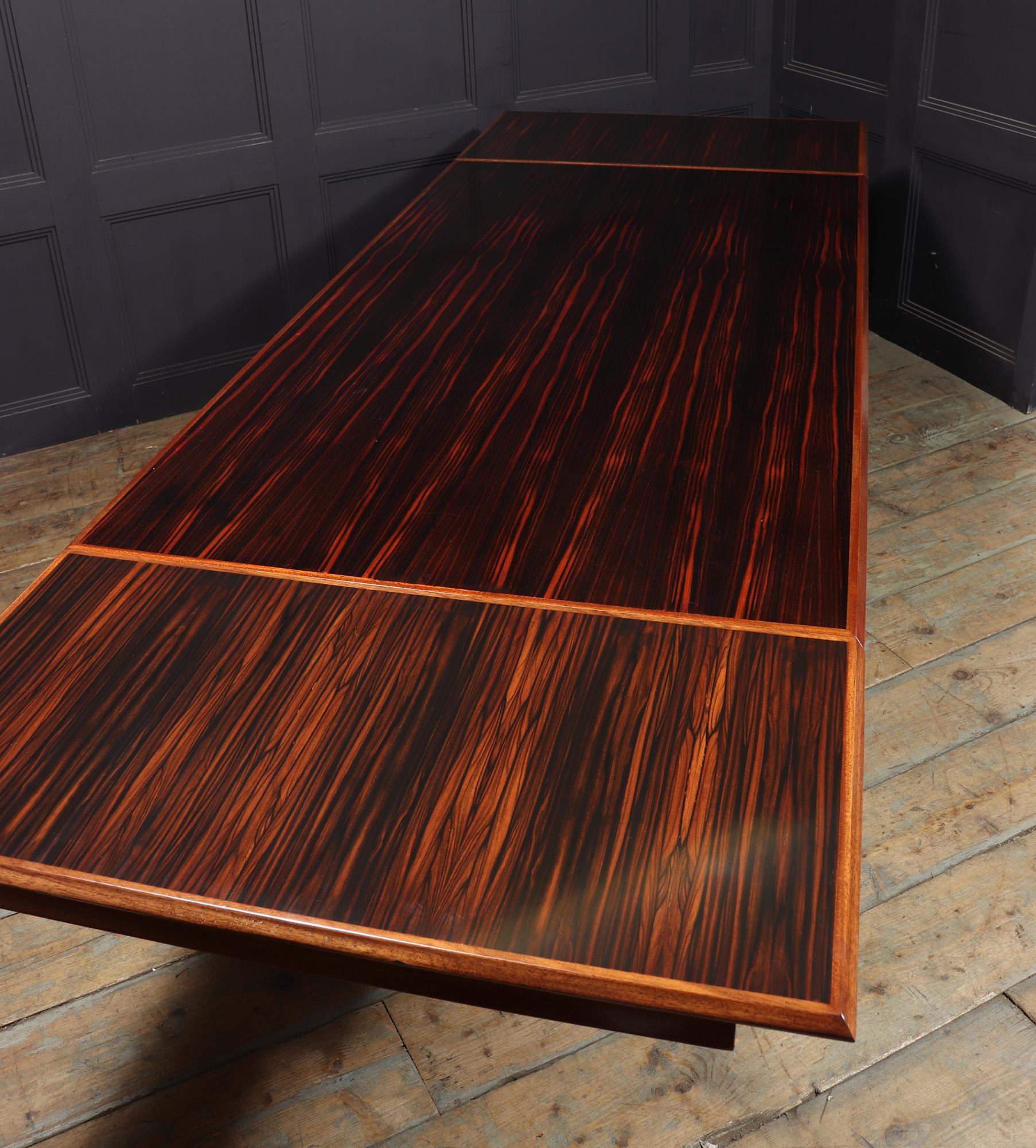 French Art Deco Dining Table in Macassar Ebony For Sale 8