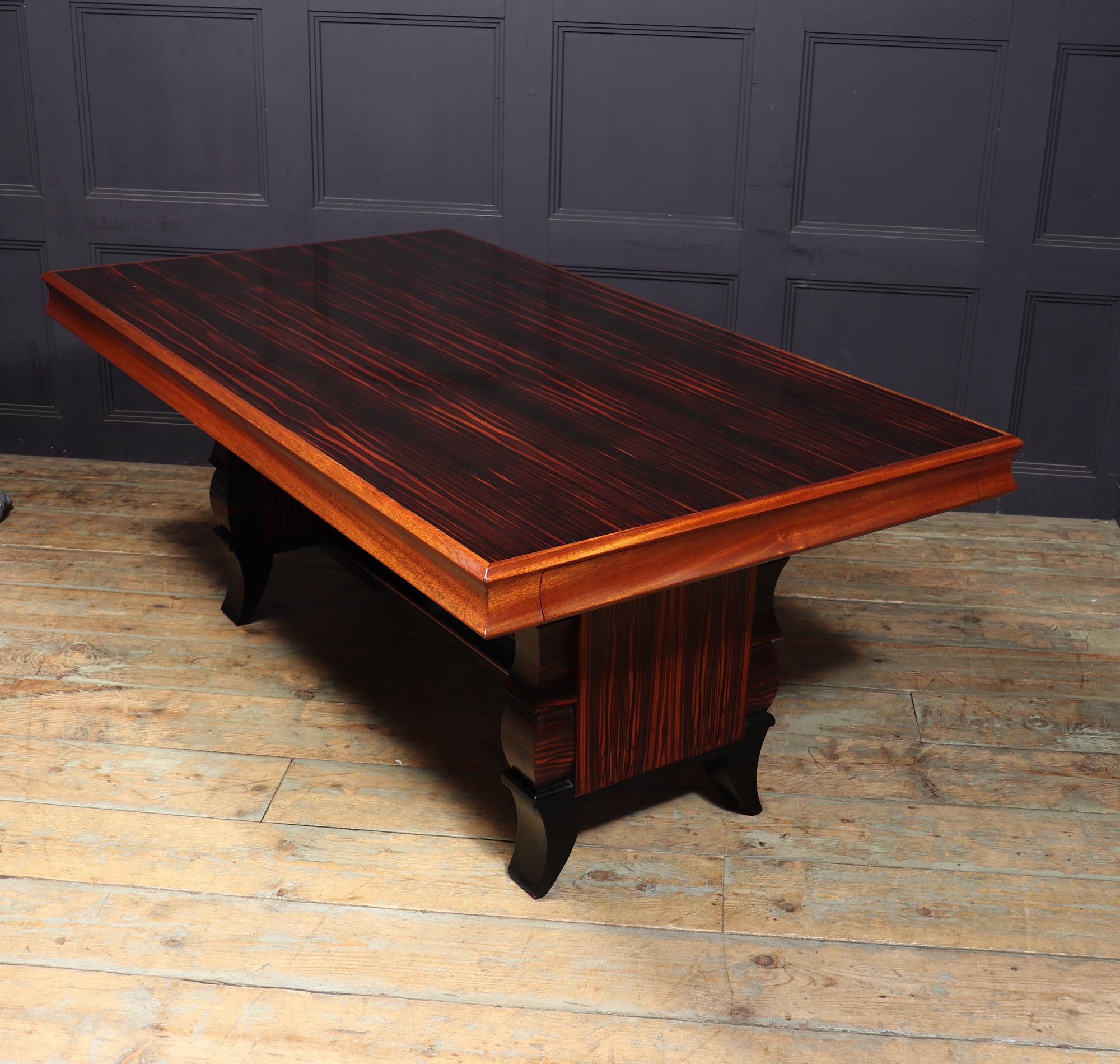 French Art Deco Dining Table in Macassar Ebony In Excellent Condition For Sale In Paddock Wood Tonbridge, GB