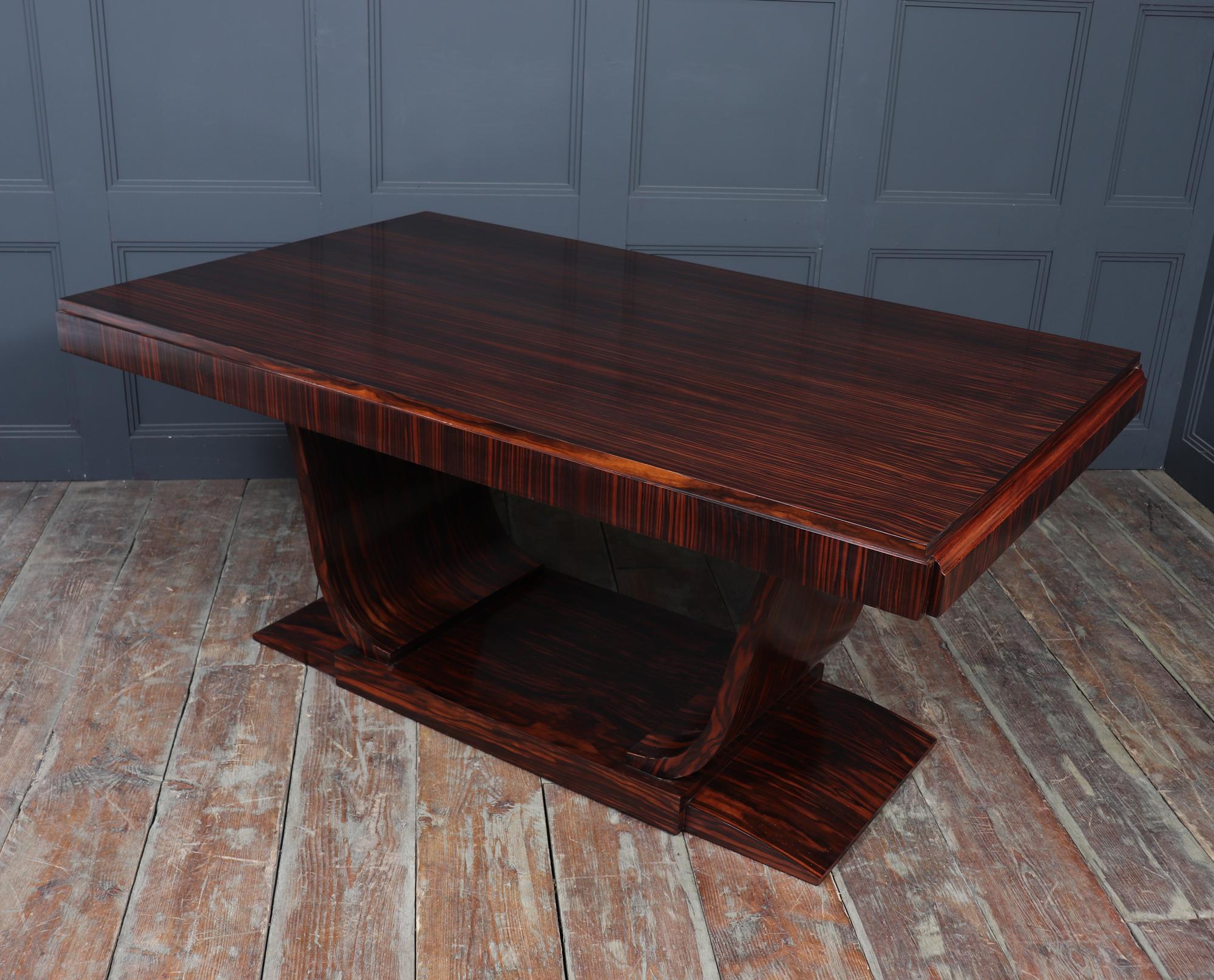 Table de salle à manger Art déco française en ébène de Macassar en vente 3