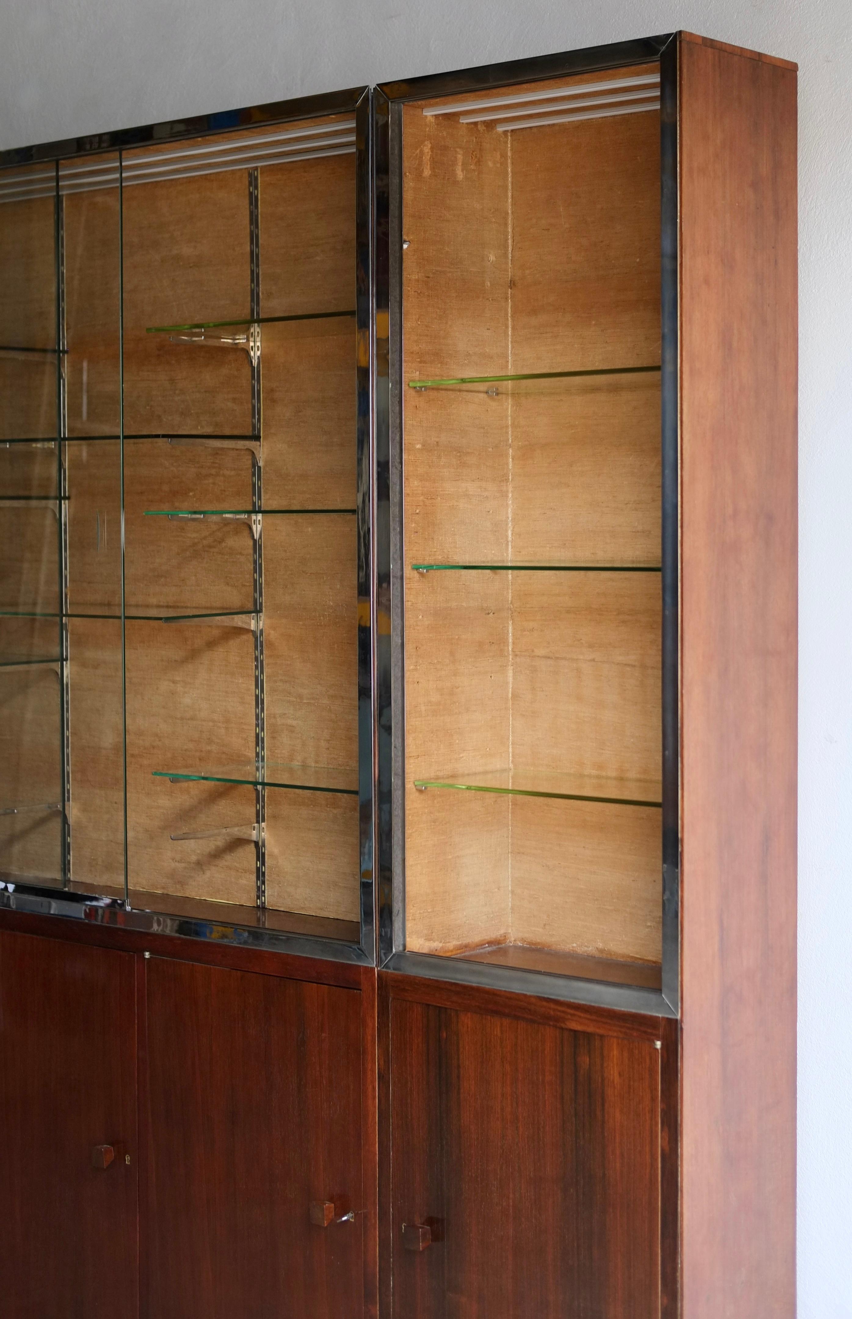 Mid-20th Century French Art Deco Display Cabinet For Sale