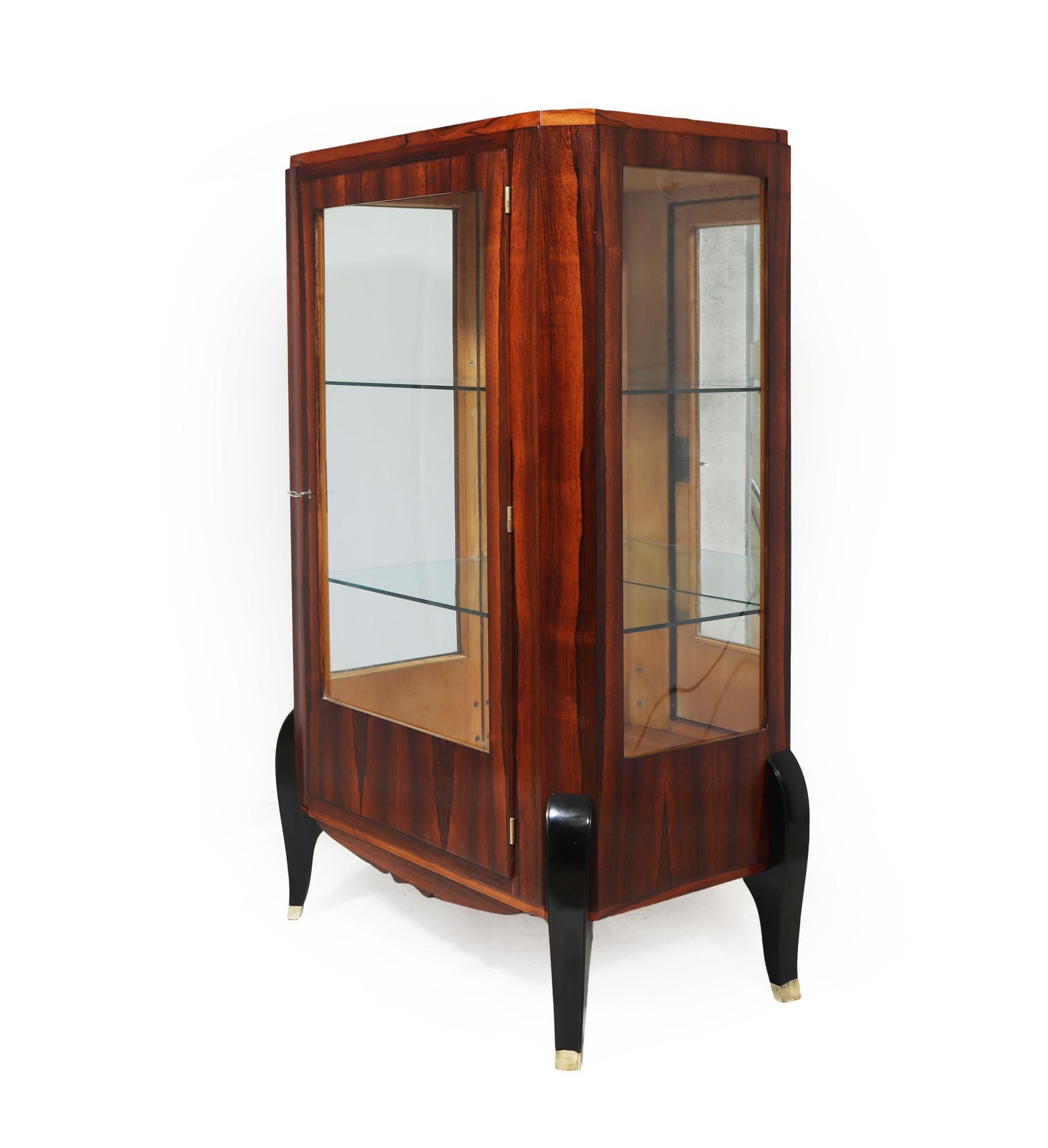 French Art Deco display Cabinet in Rosewood In Excellent Condition For Sale In Paddock Wood Tonbridge, GB