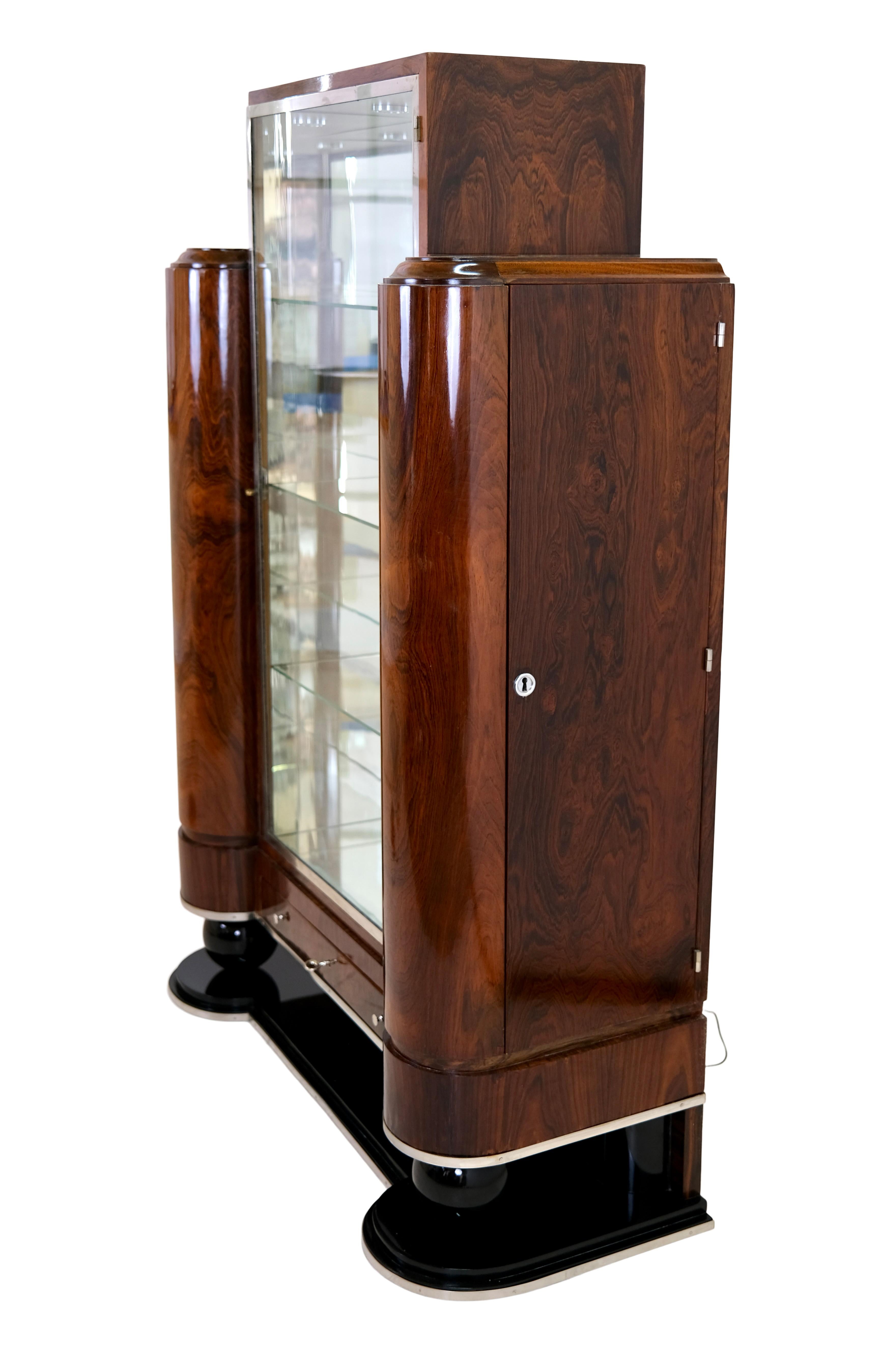 French Art Deco Display Case with Columnar Side Compartments  For Sale 5