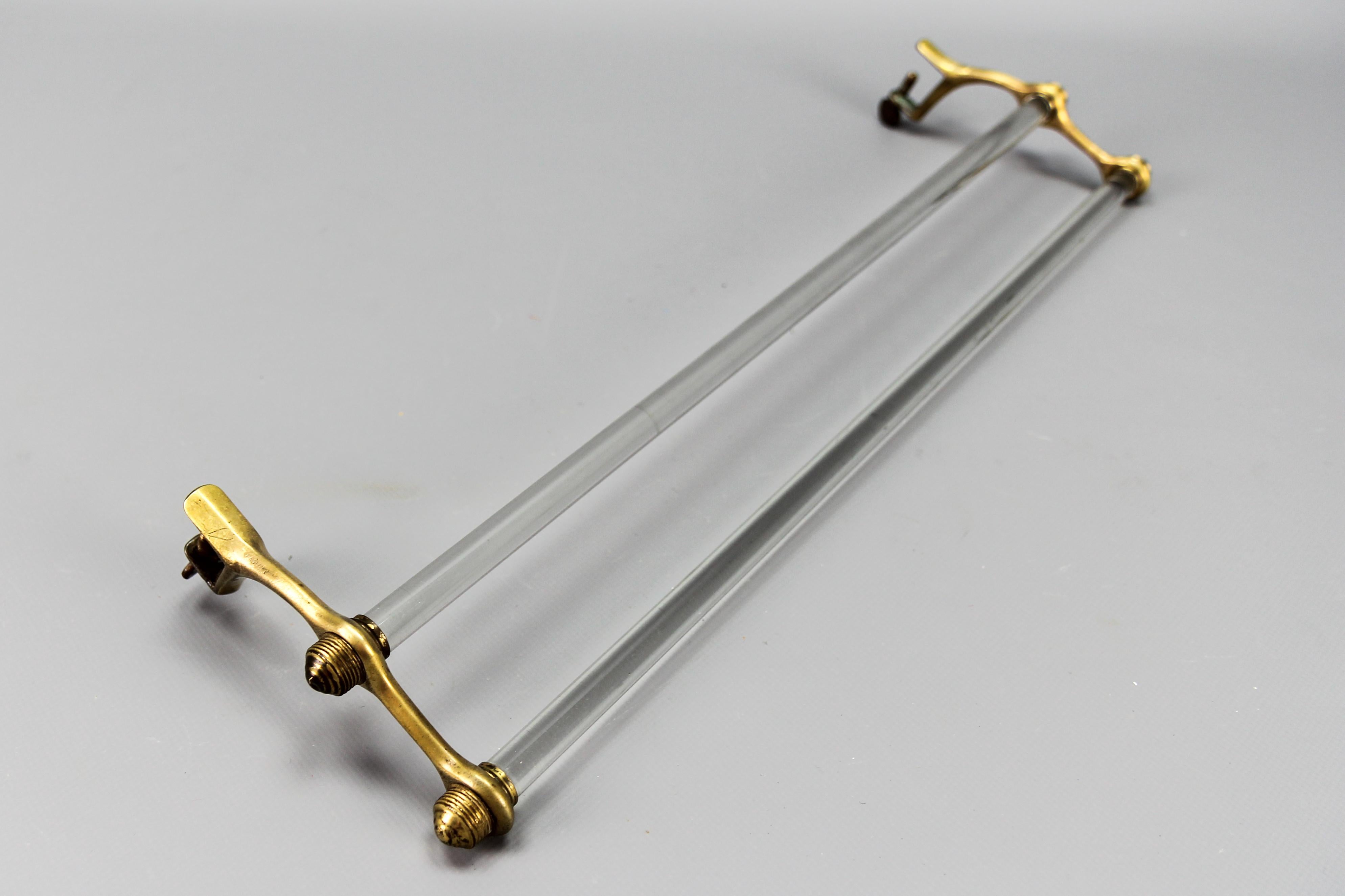 French Art Deco Double Glass Towel Holder with Brass Ends, 1930s In Good Condition For Sale In Barntrup, DE