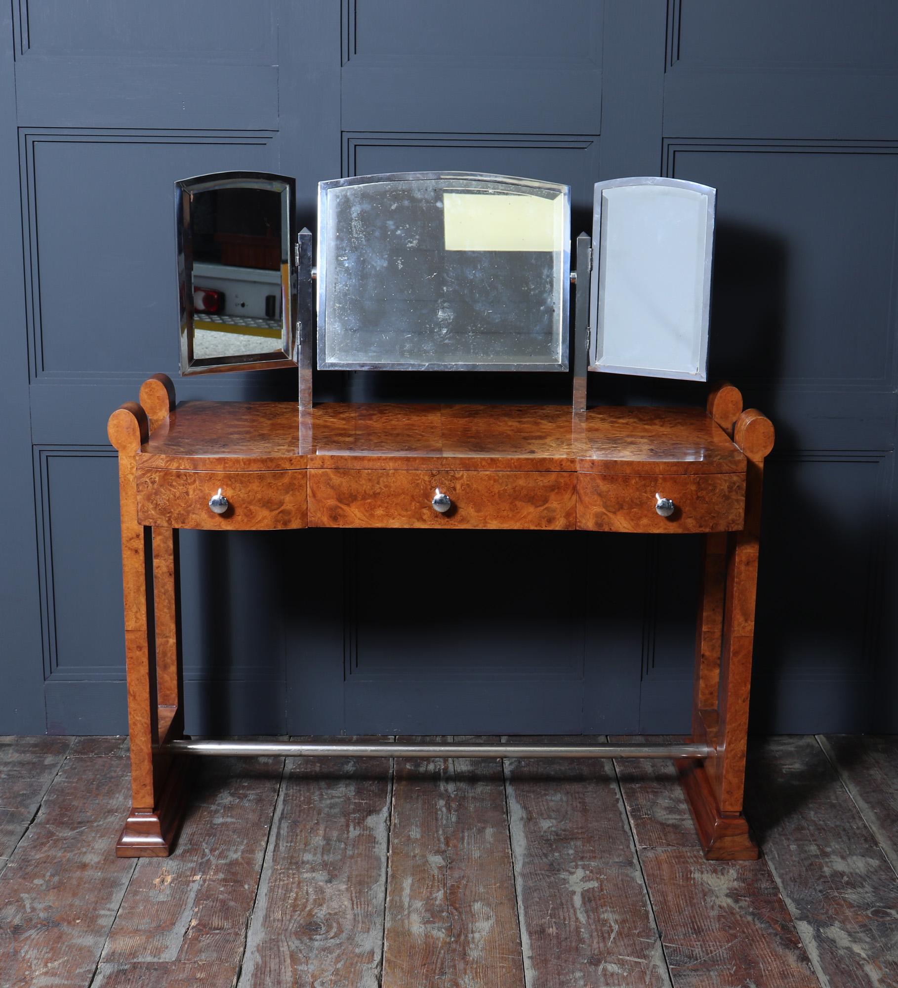 Français Table de coiffeuse Art déco française en vente