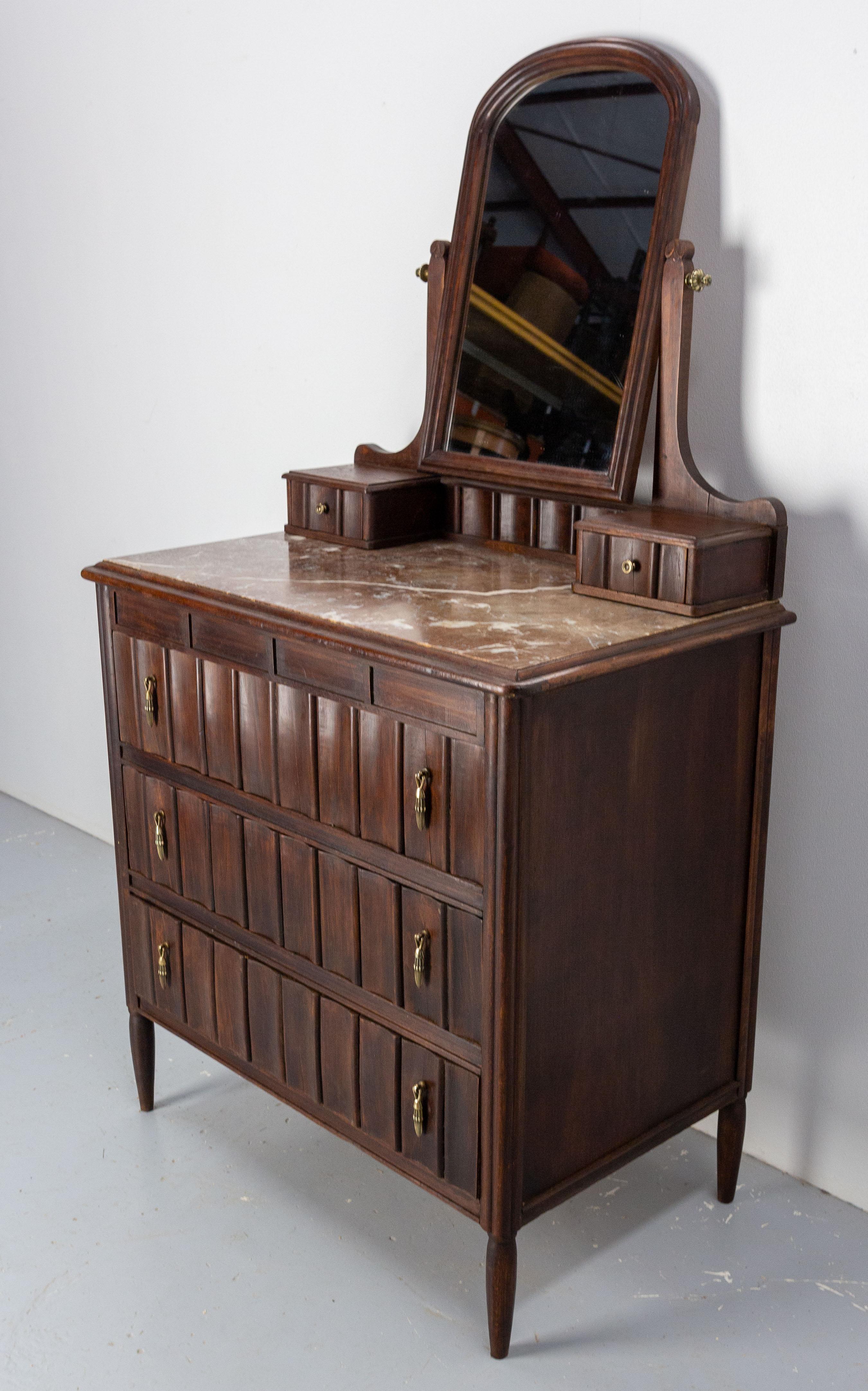 1930s dresser with mirror