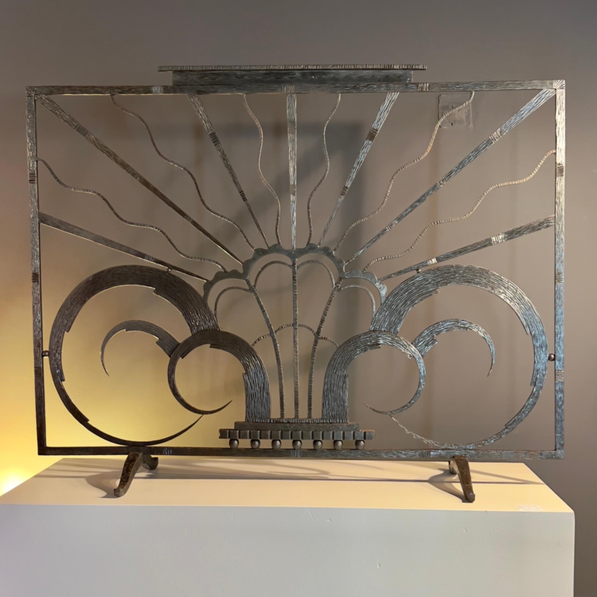 20th Century French Art Déco Edgar Brandt Style Fire Screen Wrought Iron For Sale