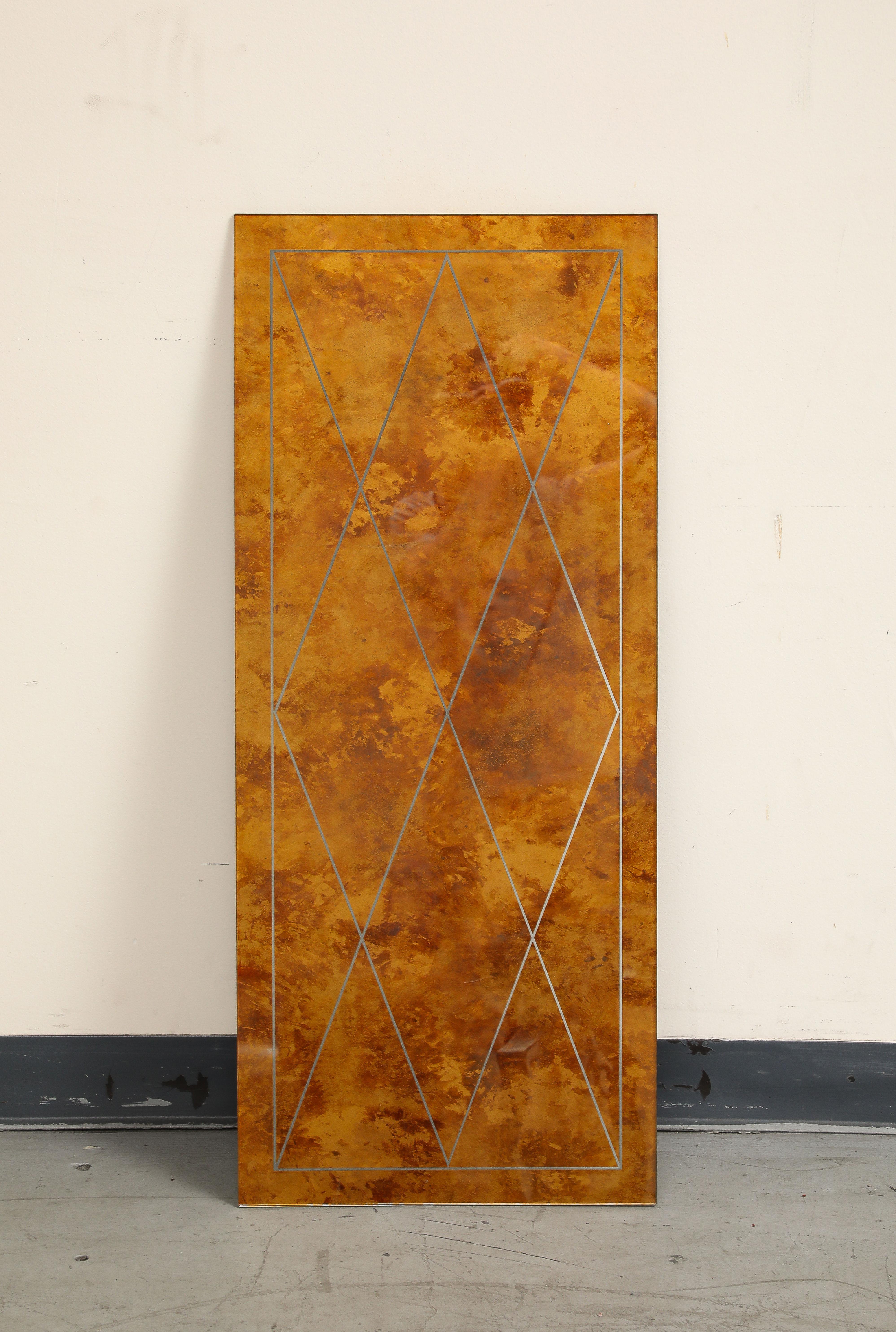 Table basse en métal peint et en églomisé de style Art Déco, vers 1940 en vente 9