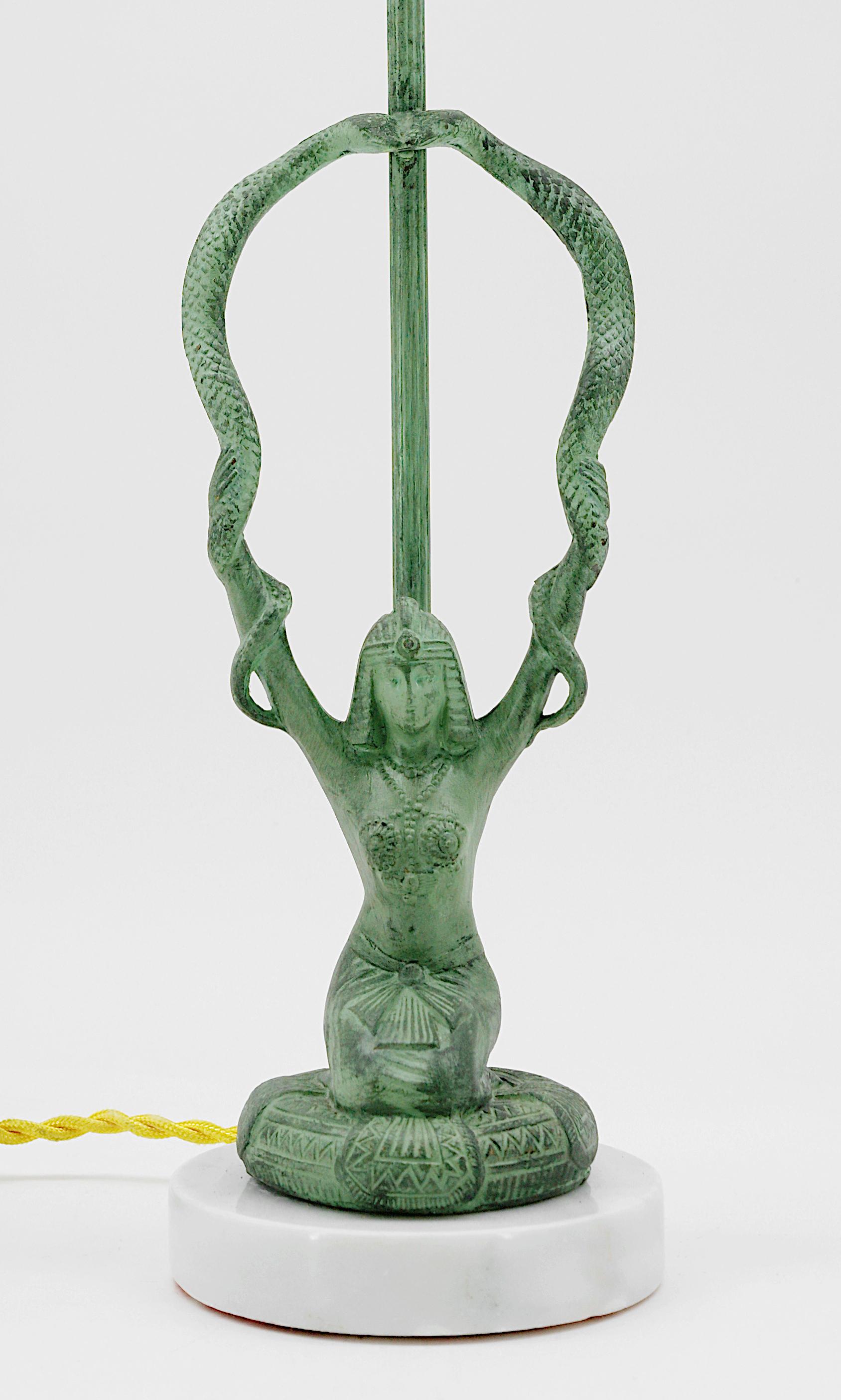 Lámpara de sobremesa francesa Art Déco Escultura egipcia, 1920, Georges LELEU Art Decó en venta