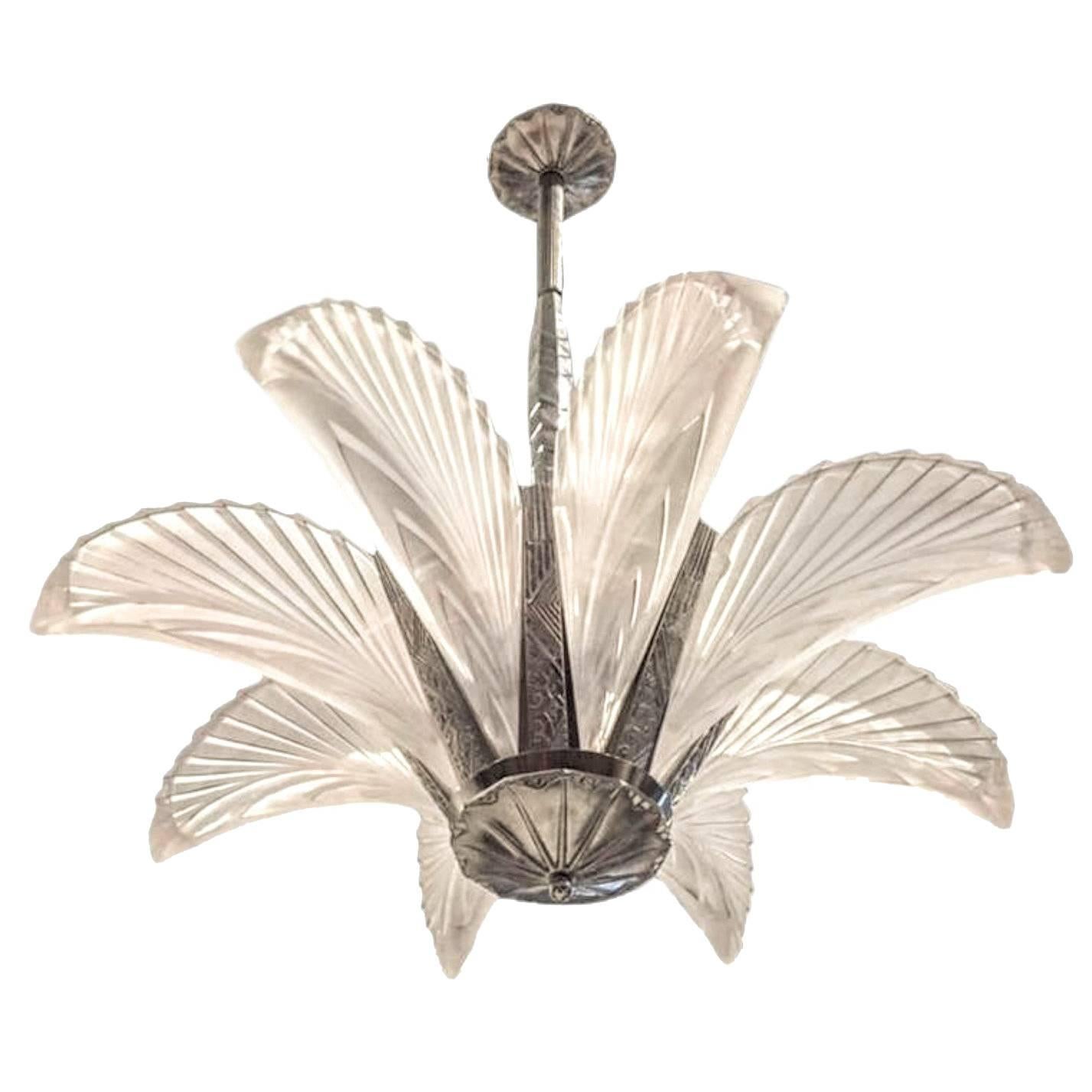 French Art Deco Eight Panels Feather Chandelier For Sale