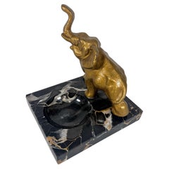 French Art Deco Elephant Ashtray in Gilded Metal and Black Marble, 1930s
