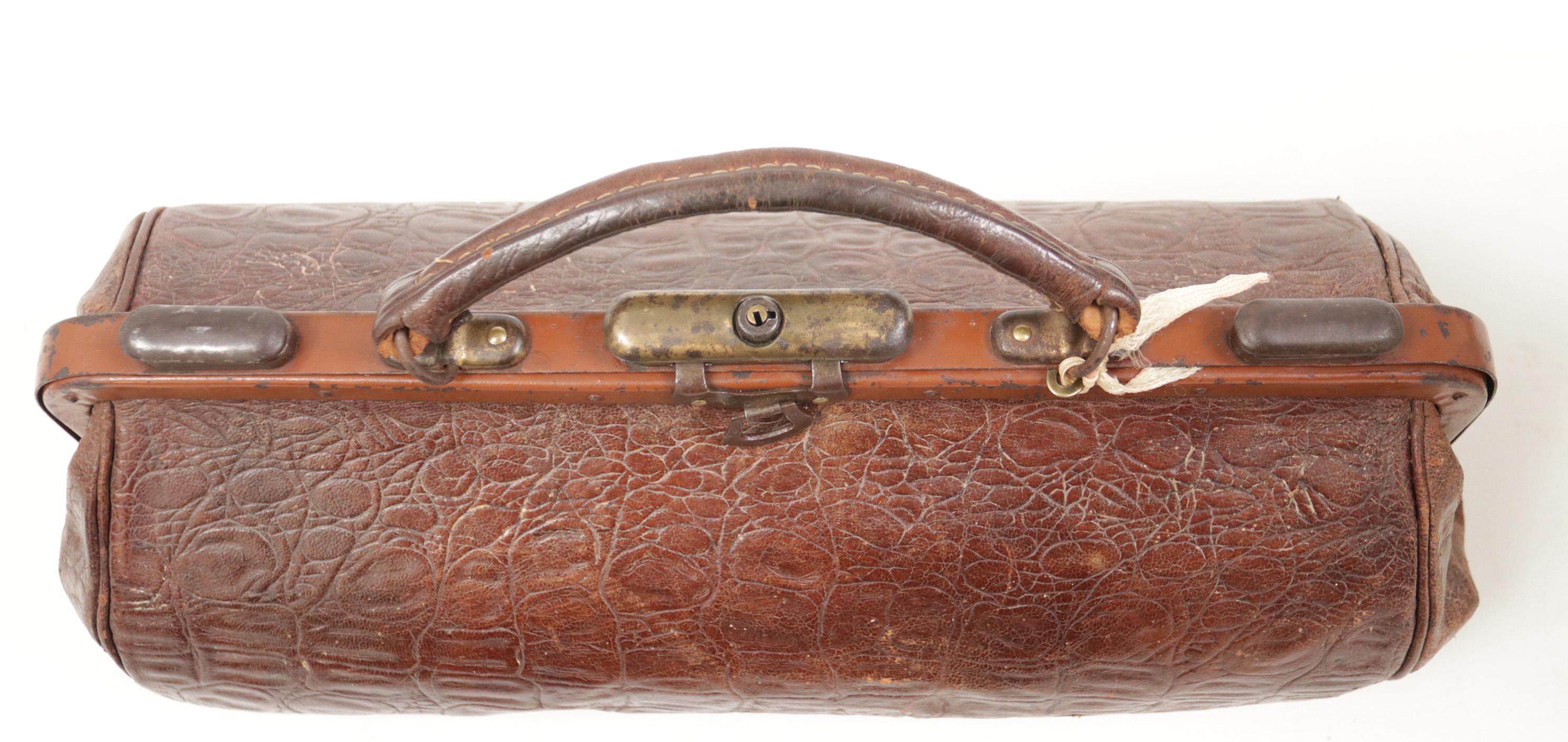 French Art Deco Embossed Crocodile Leather Doctor’s Bag, c. 1920 For Sale 5