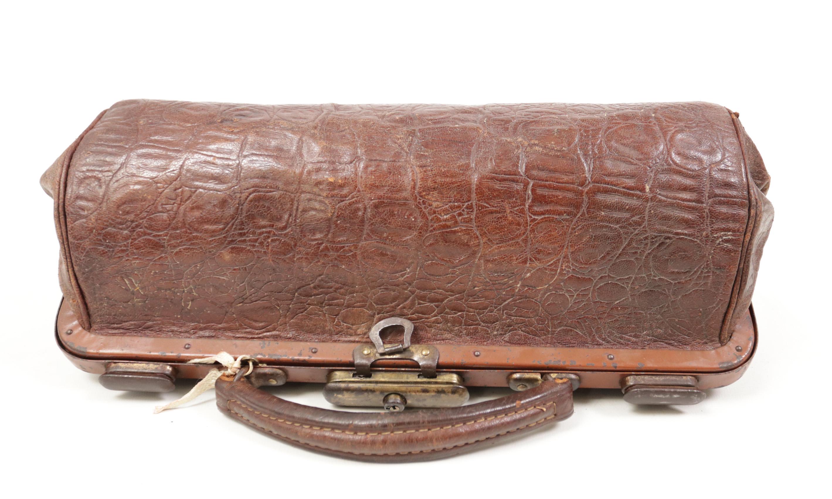 French Art Deco Embossed Crocodile Leather Doctor’s Bag, c. 1920 For Sale 6