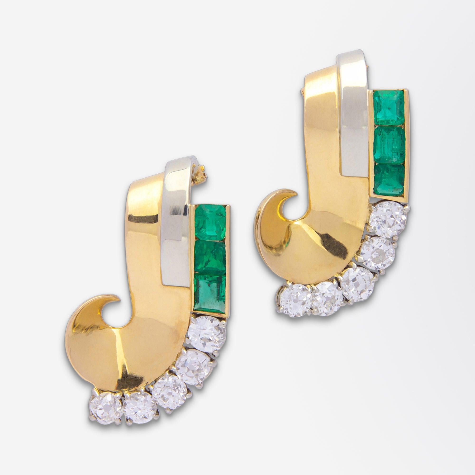 Paar Art-Déco-Kleidklammern mit Smaragd und Diamanten, möglicherweise von Boucheron (Alteuropäischer Schliff) im Angebot