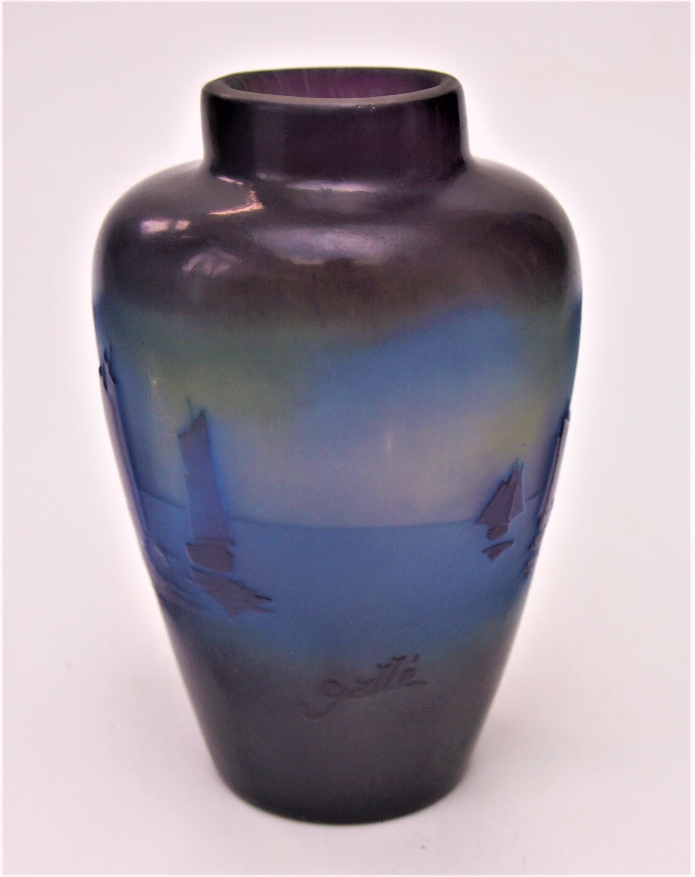 Art déco Vase en verre à voile Emile Galle Glass Cameo, circa 1920 en vente