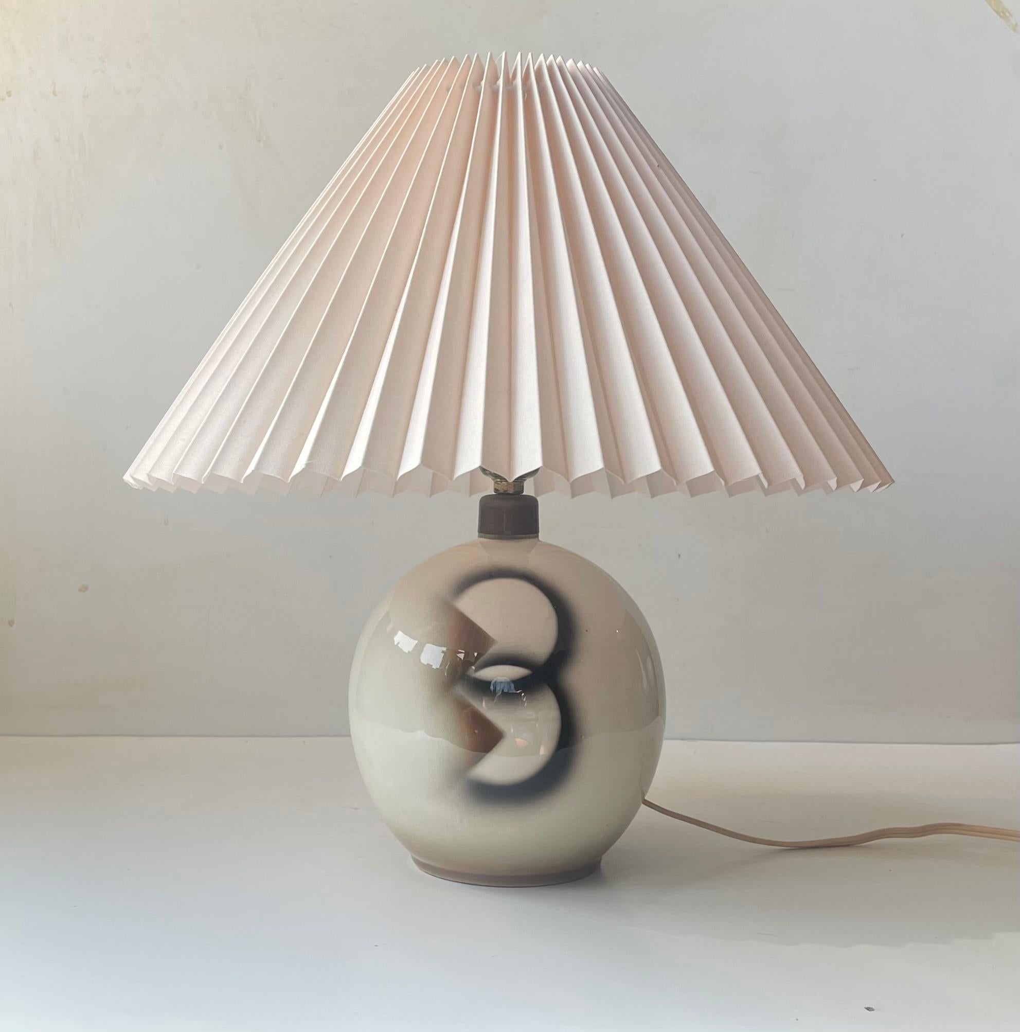 Lámpara de sobremesa francesa Art Déco de cerámica esmaltada al estilo de Jean Besnard, años 30 Francés en venta