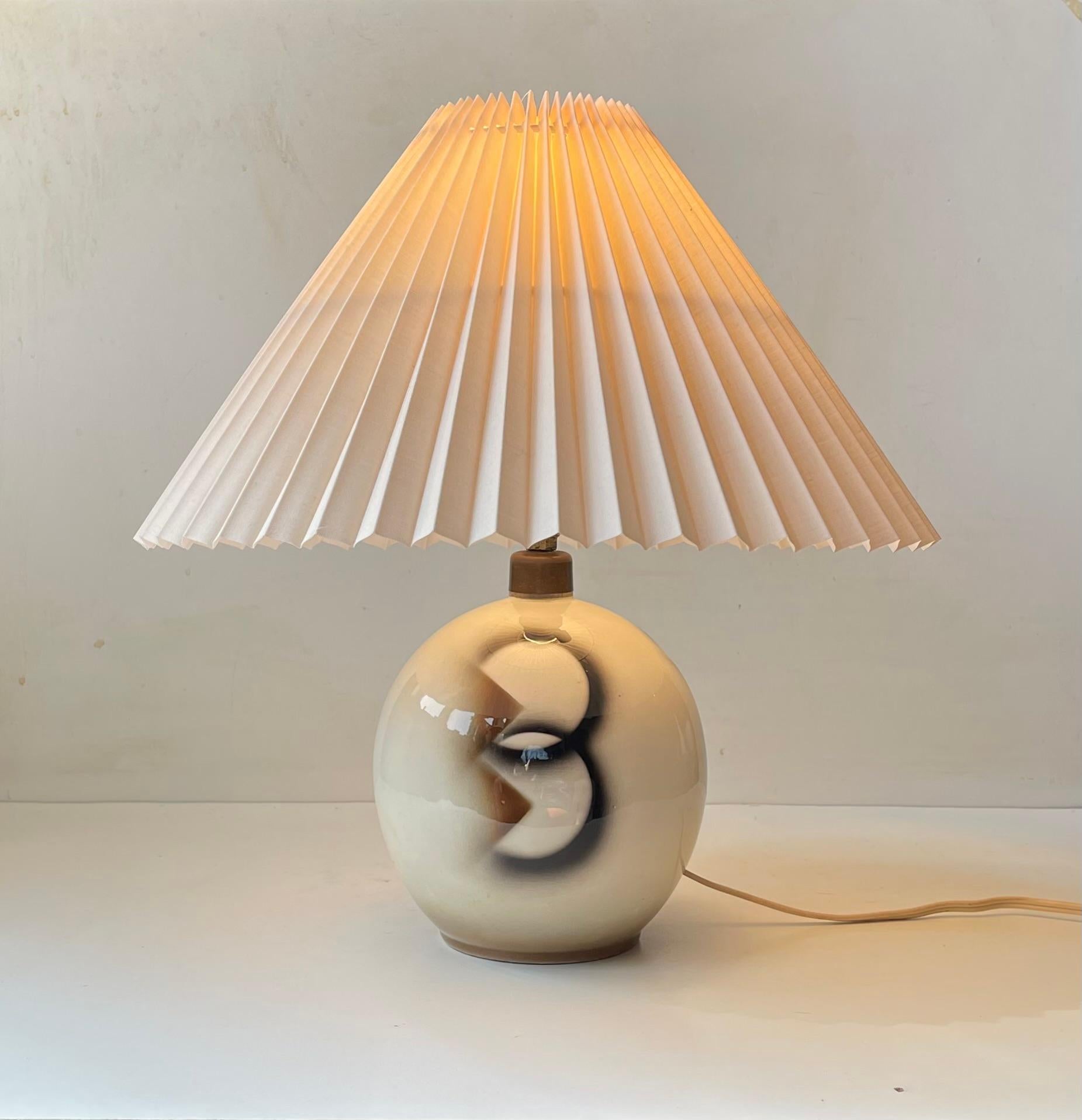 Lámpara de sobremesa francesa Art Déco de cerámica esmaltada al estilo de Jean Besnard, años 30 en Bueno estado para la venta en Esbjerg, DK