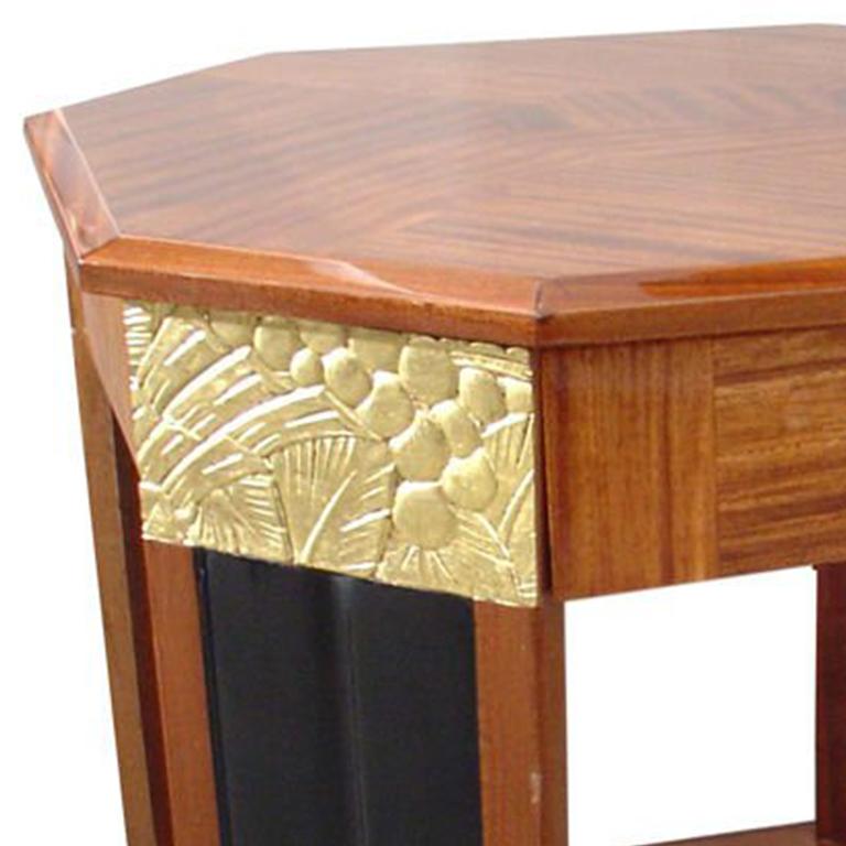 French Art Deco End Table in Walnut For Sale 2