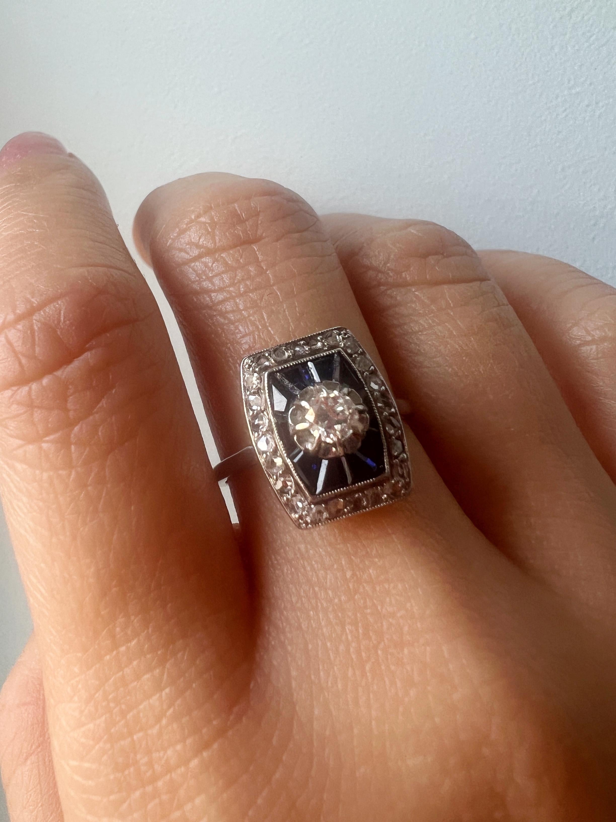 French Art Deco Era 18k White Gold Diamond Blue Sapphire Ring For Sale 2