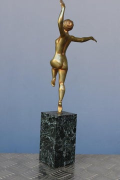 Französische Art Deco Erotische Tänzerin Bronzeskulptur:: 1930