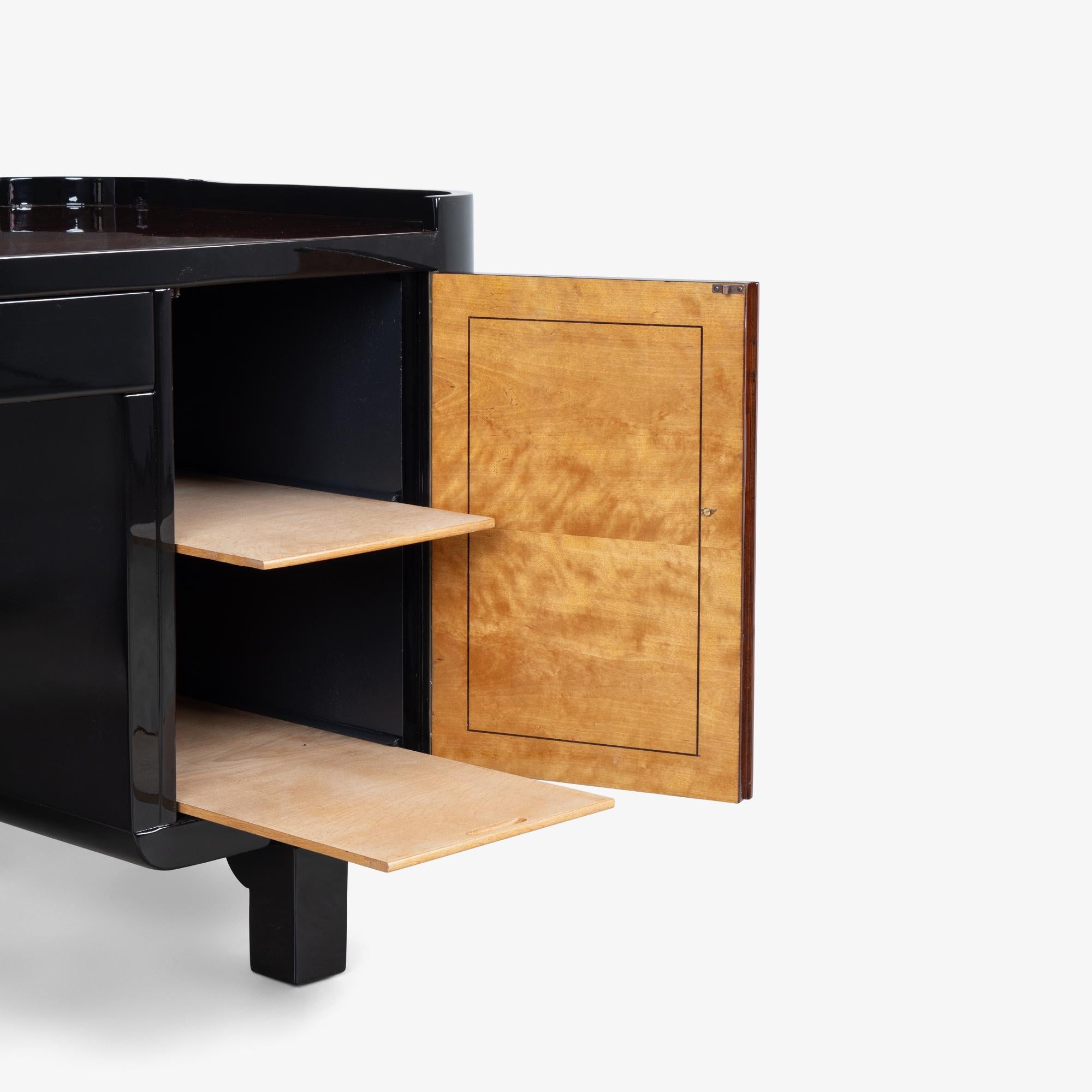 Bureau de direction Art-Déco français en ébène de macassar brillant et laiton en vente 4