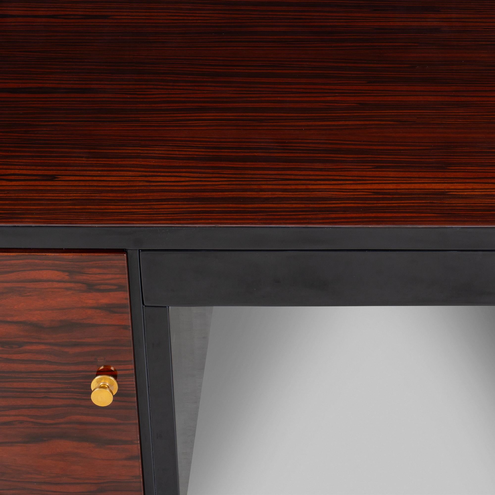 Bureau de direction Art-Déco français en ébène de macassar brillant et laiton en vente 6