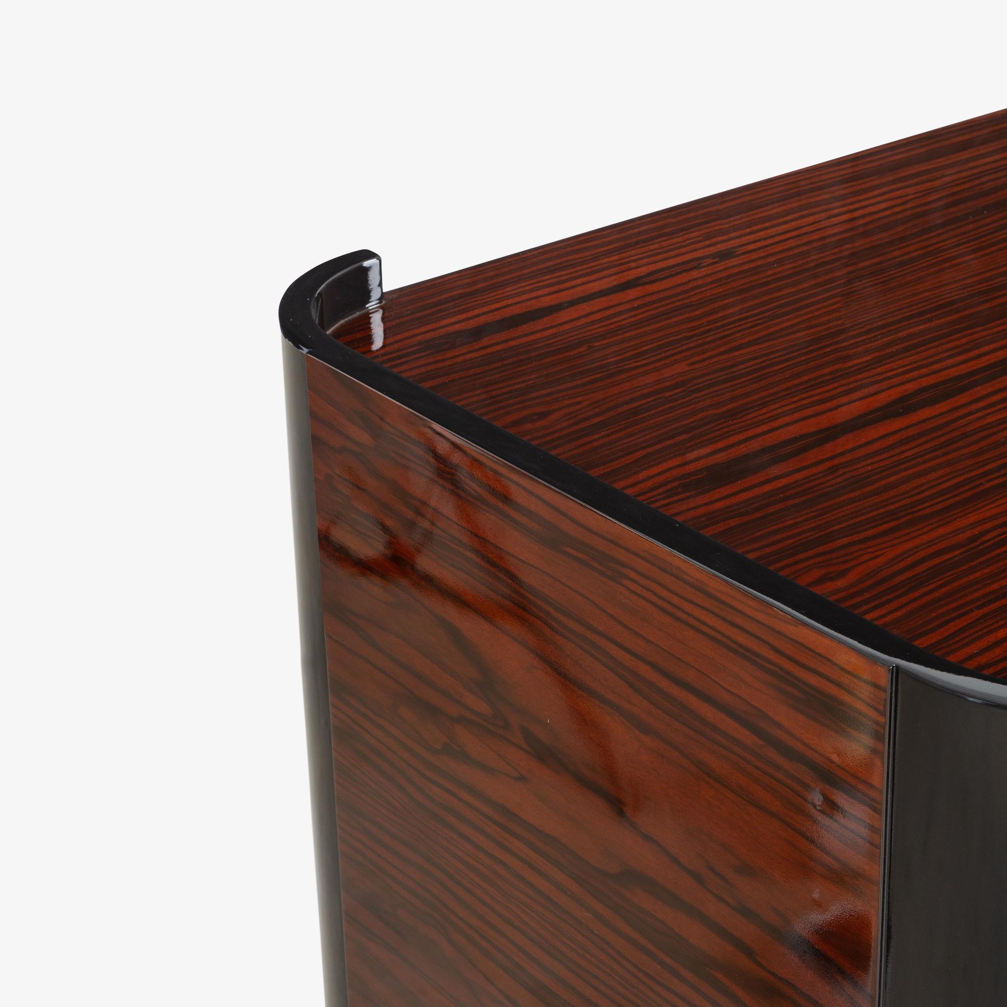 Bureau de direction Art-Déco français en ébène de macassar brillant et laiton en vente 2