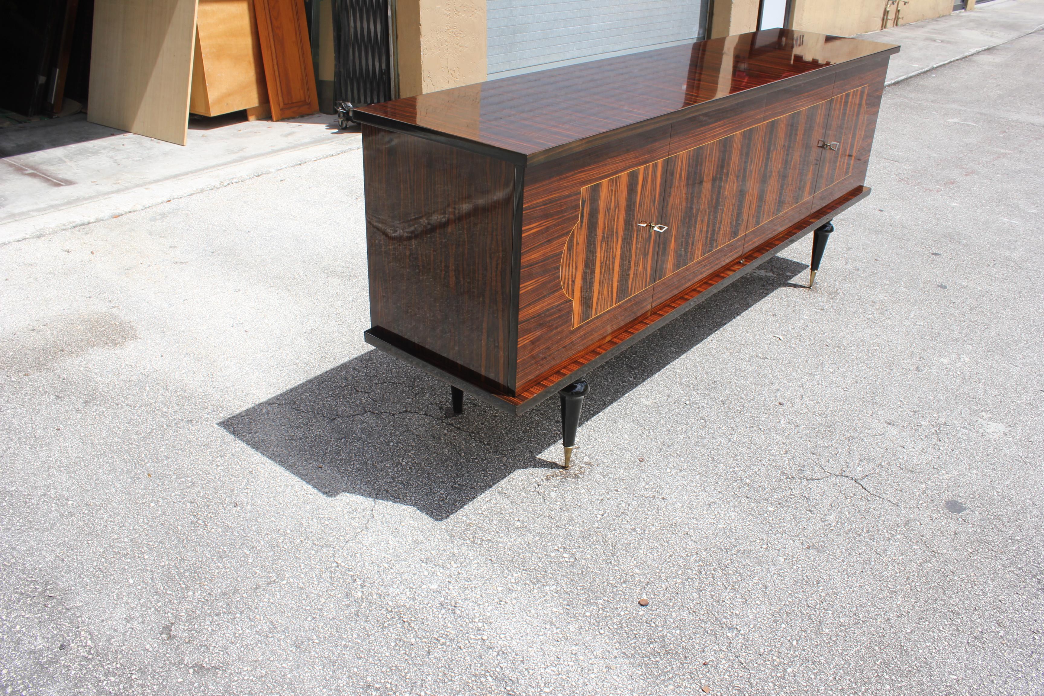 French Art Deco Exotic Macassar Ebony Sideboard or Buffet, circa 1940s In Excellent Condition In Hialeah, FL