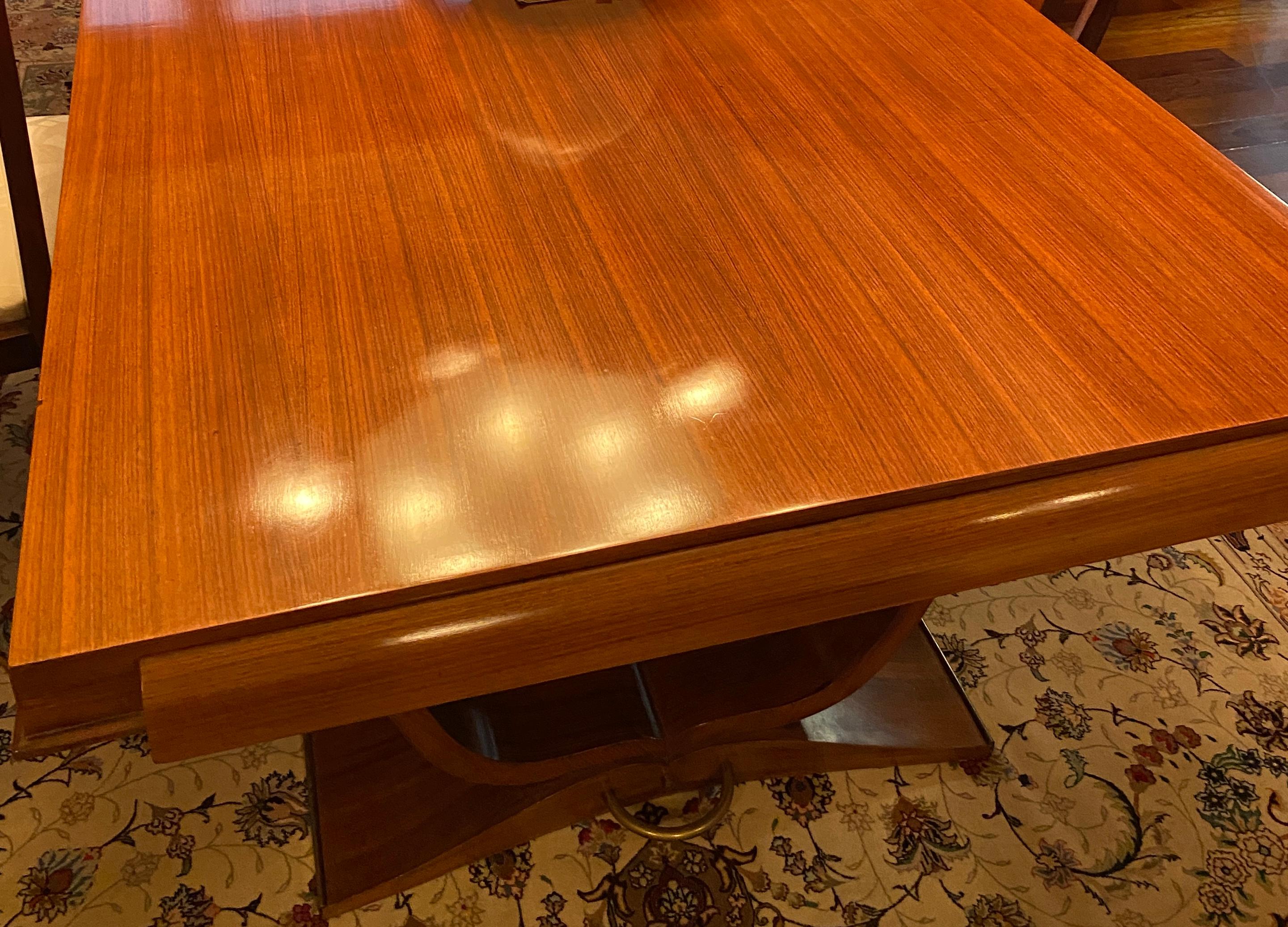 20th Century Large Extendable French Art Deco Dining Table attributed to Jules Leleu For Sale