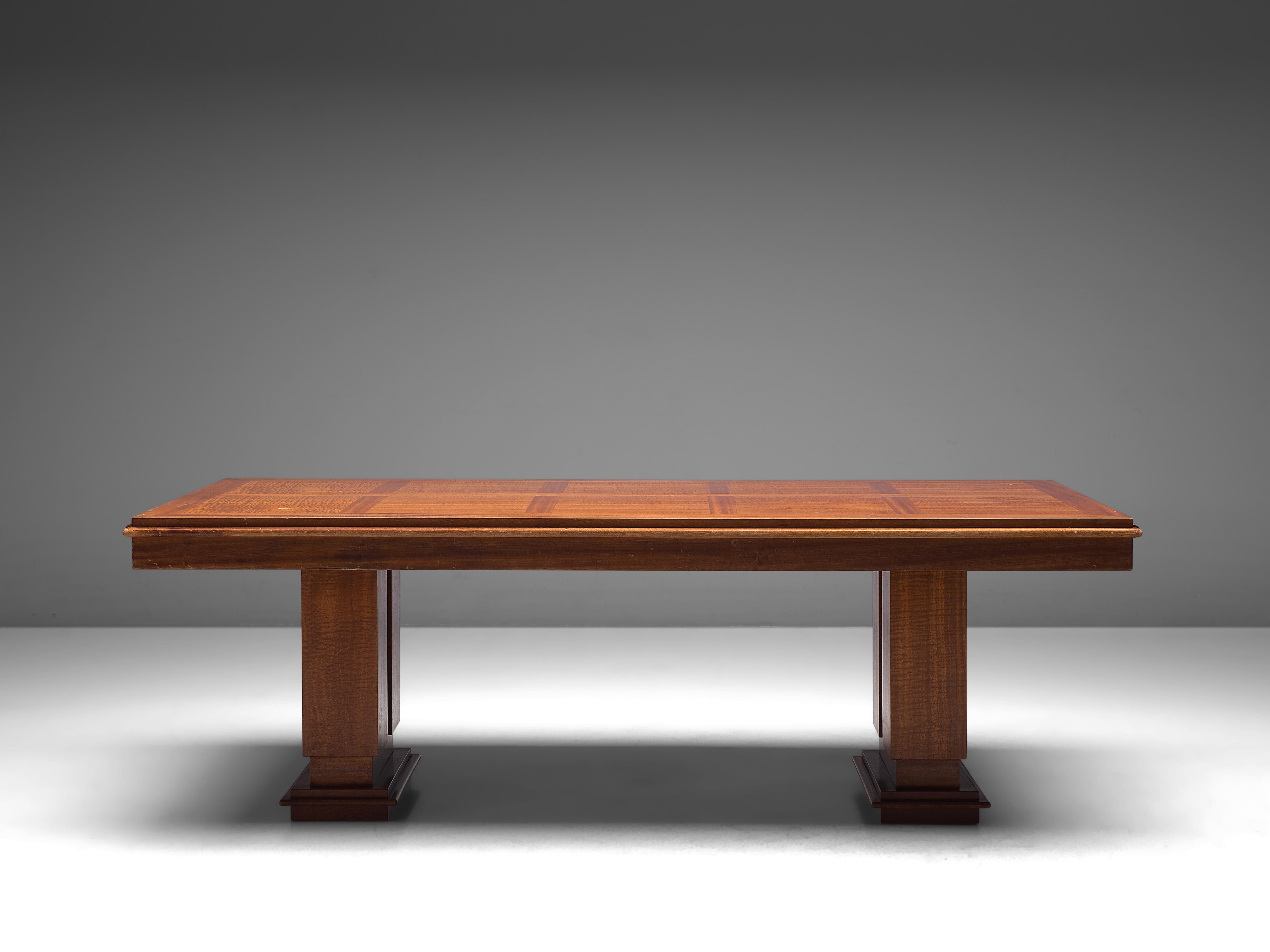 Mid-20th Century French Art Deco Extendable Dining Table in Mahogany