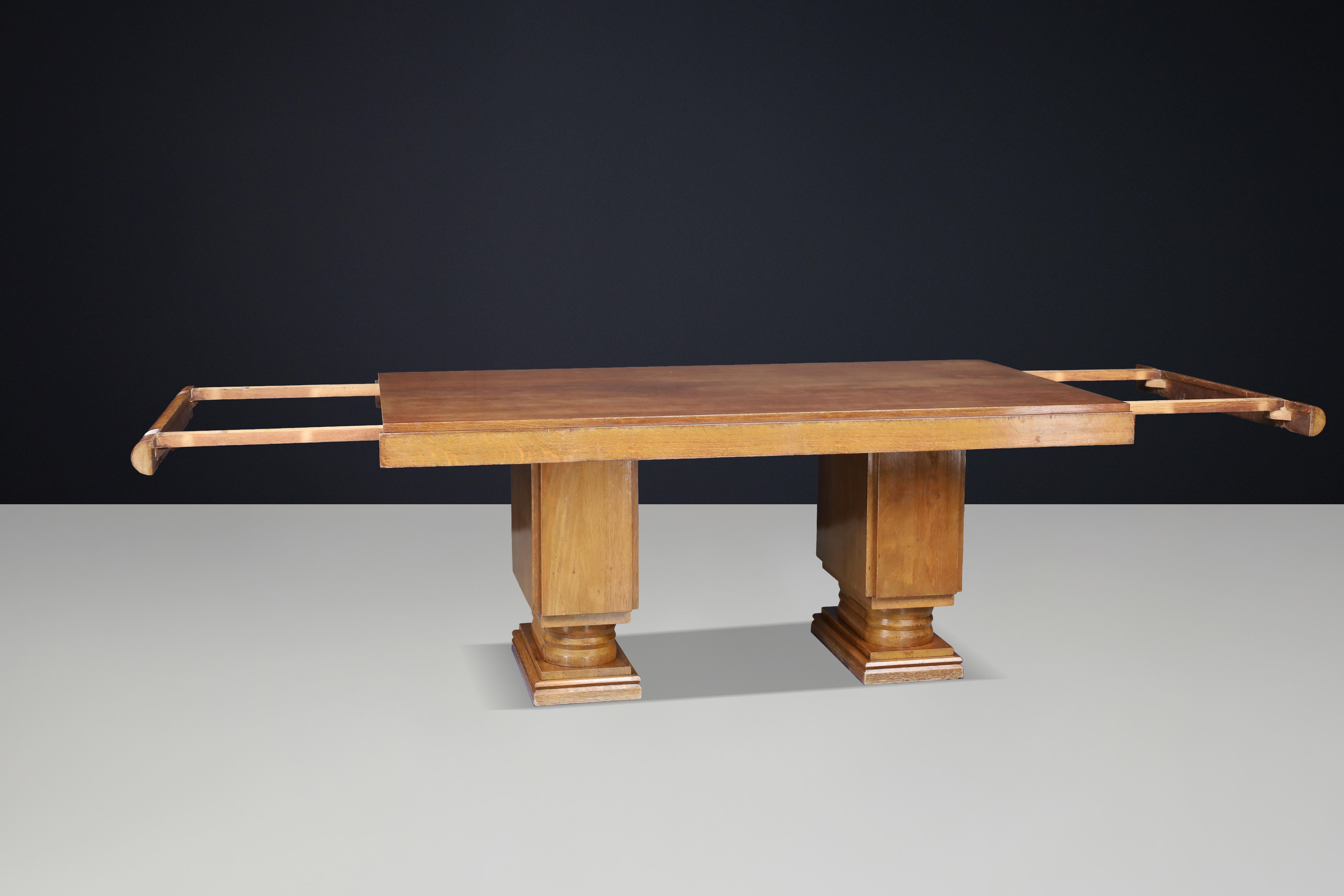 Table de salle à manger à rallonge en Oak Oak par Charles Dudouyt, années 1930 en vente 4