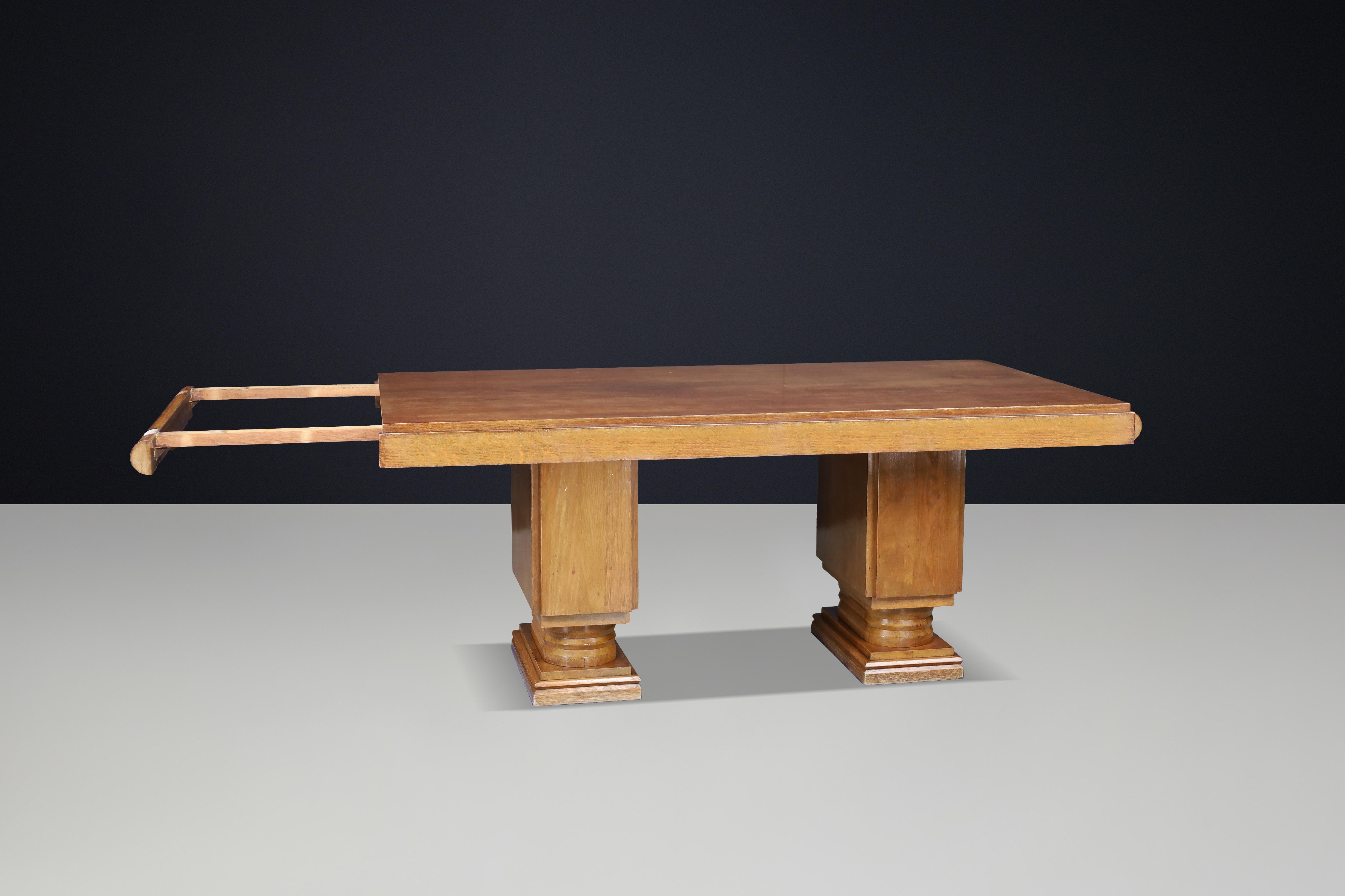 Table de salle à manger à rallonge en Oak Oak par Charles Dudouyt, années 1930 en vente 6