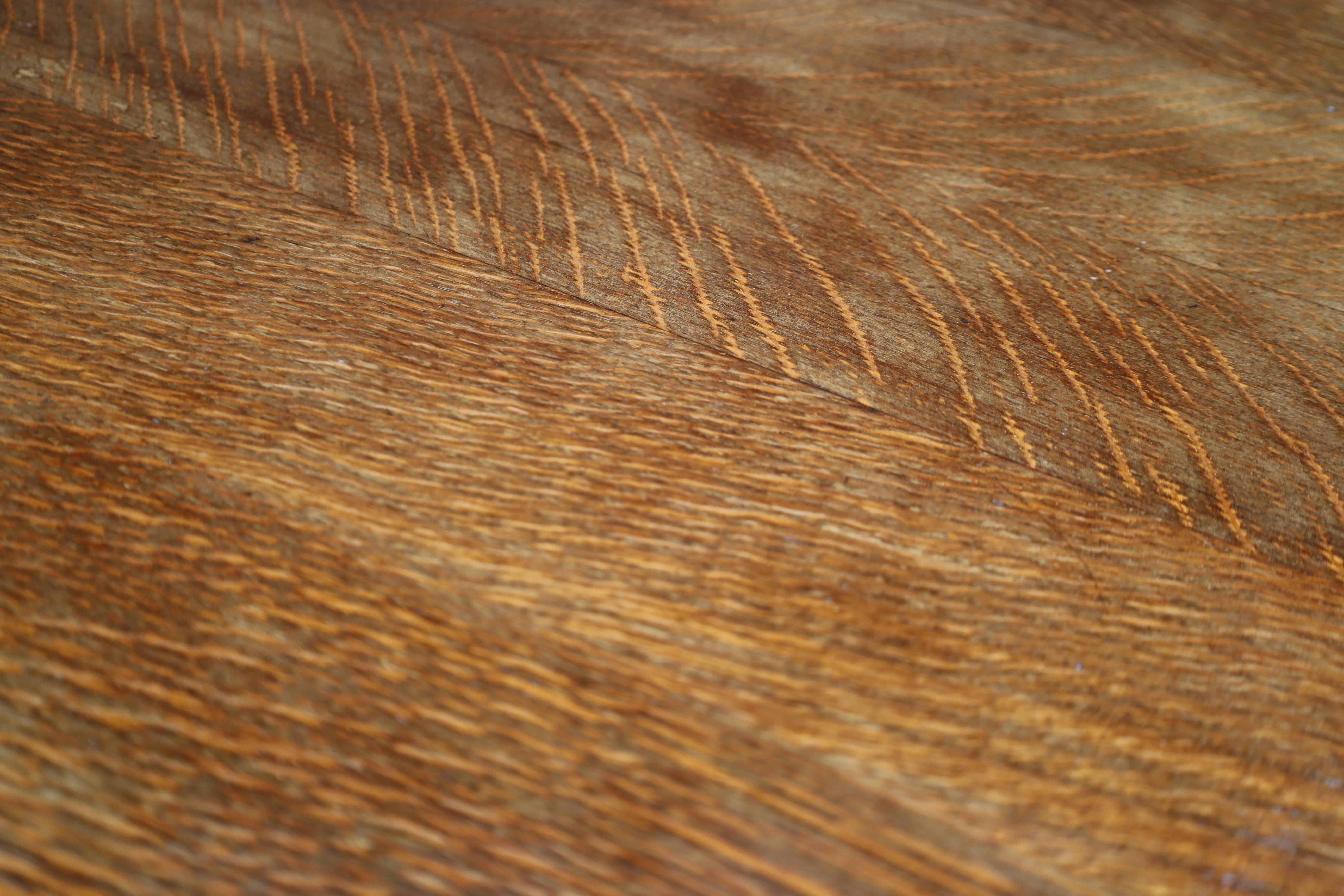 Chêne Table de salle à manger à rallonge en Oak Oak par Charles Dudouyt, années 1930 en vente