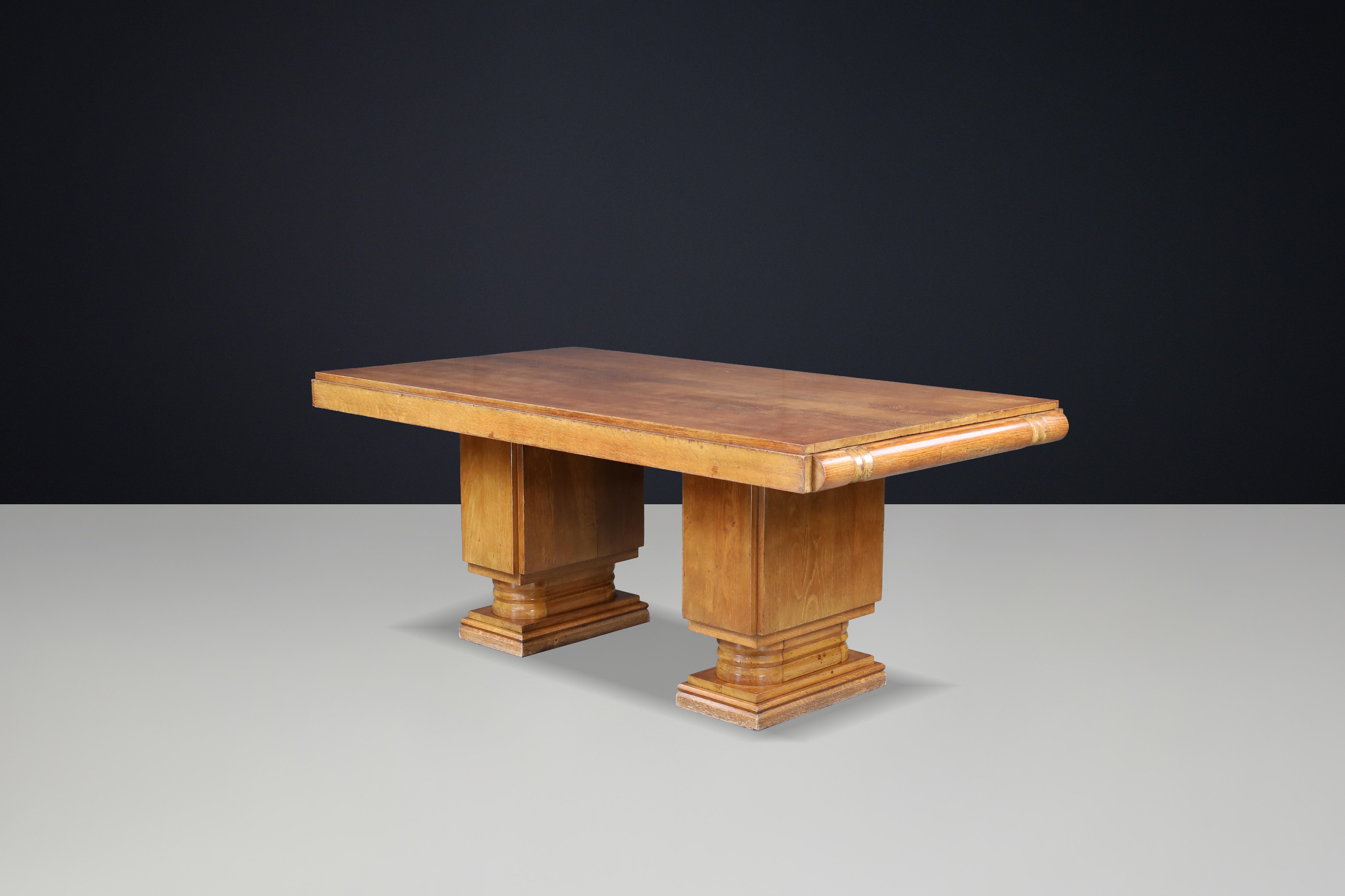 Table de salle à manger à rallonge en Oak Oak par Charles Dudouyt, années 1930 en vente 2