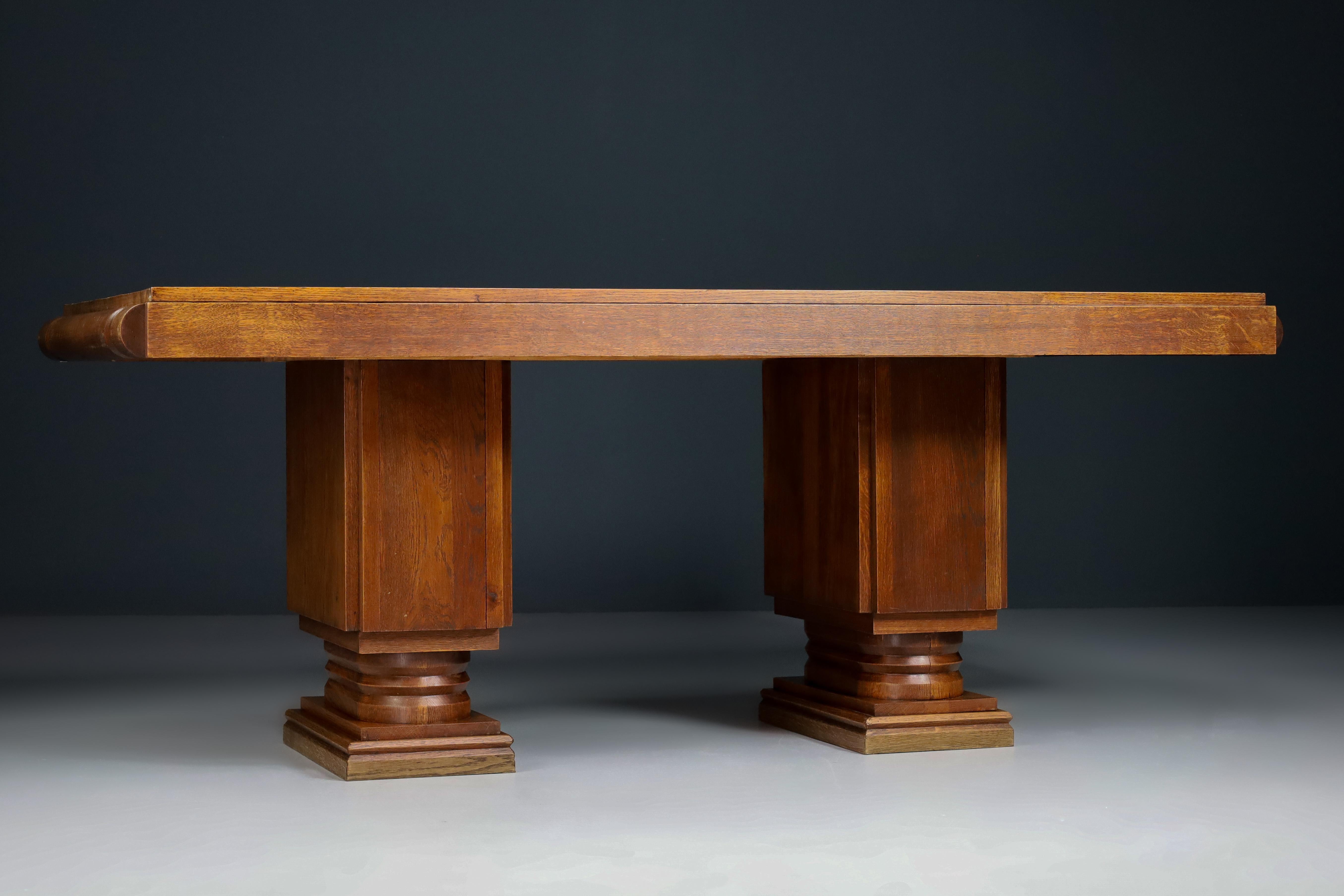 French Art Deco Extendable Table in Oak by Charles Dudouyt, France, 1940s 4