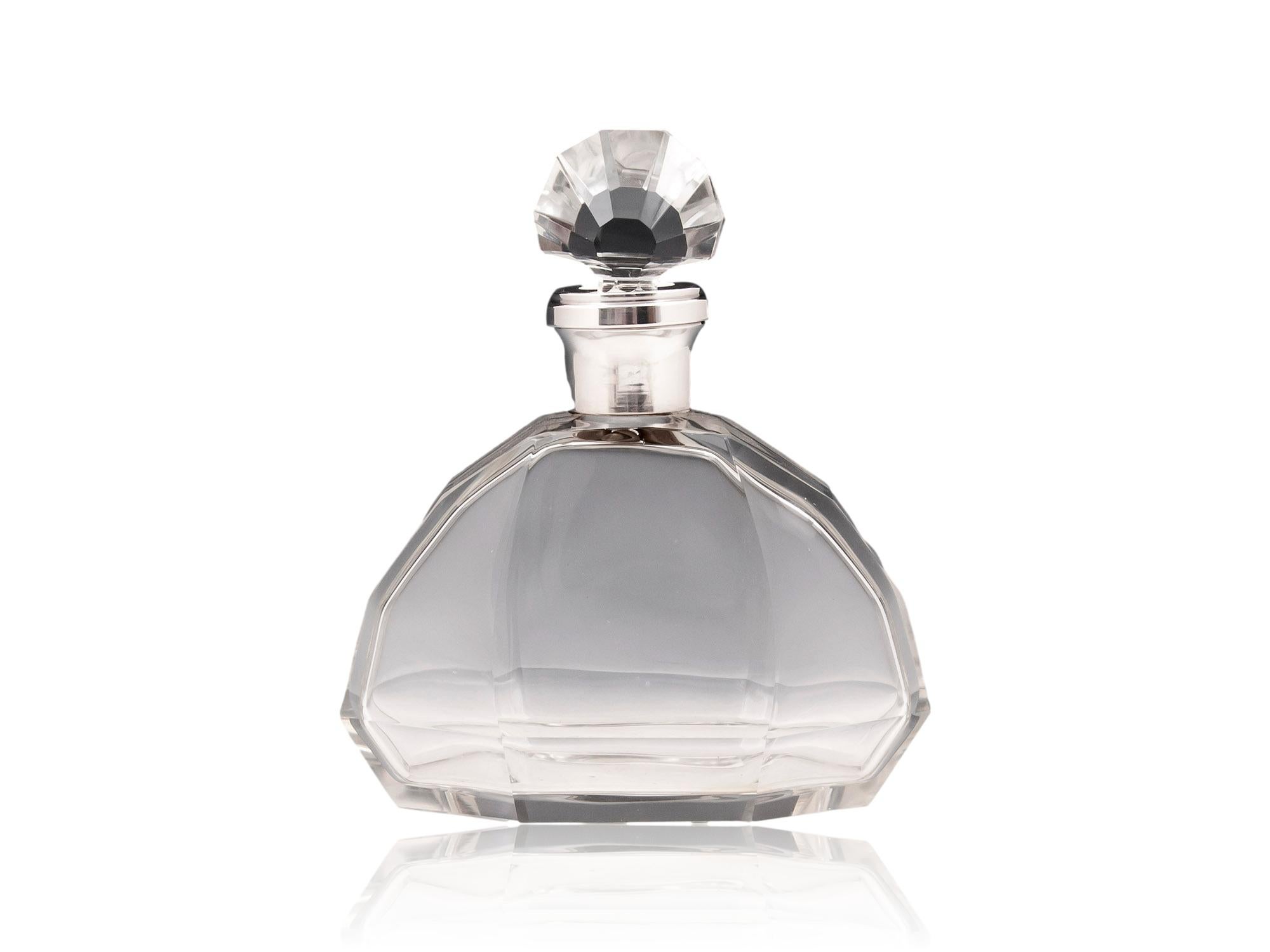 Featuring a Fan Shaped Body & Decanter

From our Decanter collection, we are delighted to offer this Art Deco Decanter. The Decanter with a wide tapered body with faceted faces surmounted by a continental French Silver collar and fan shaped stopper.