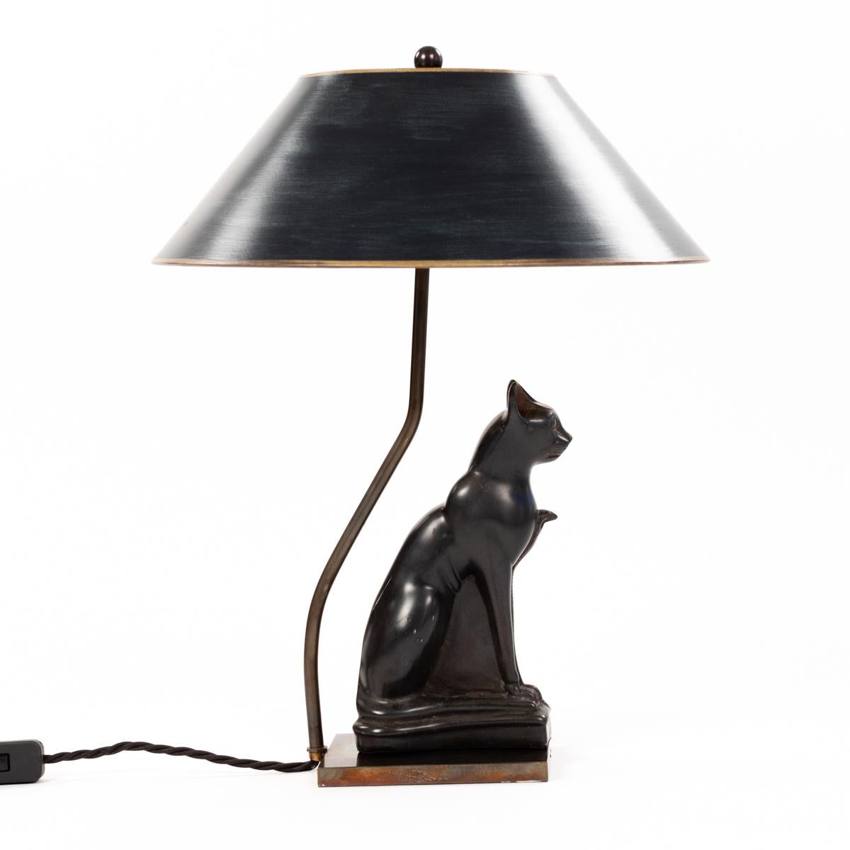 Hand-Crafted French Art Deco Figural Table Lamp of a Sitting Stone Cat God France, 1940-Ies For Sale