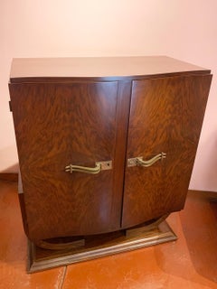French Art Deco Figured Walnut Cabinet with Streamlined U-Shaped Base, 1940s