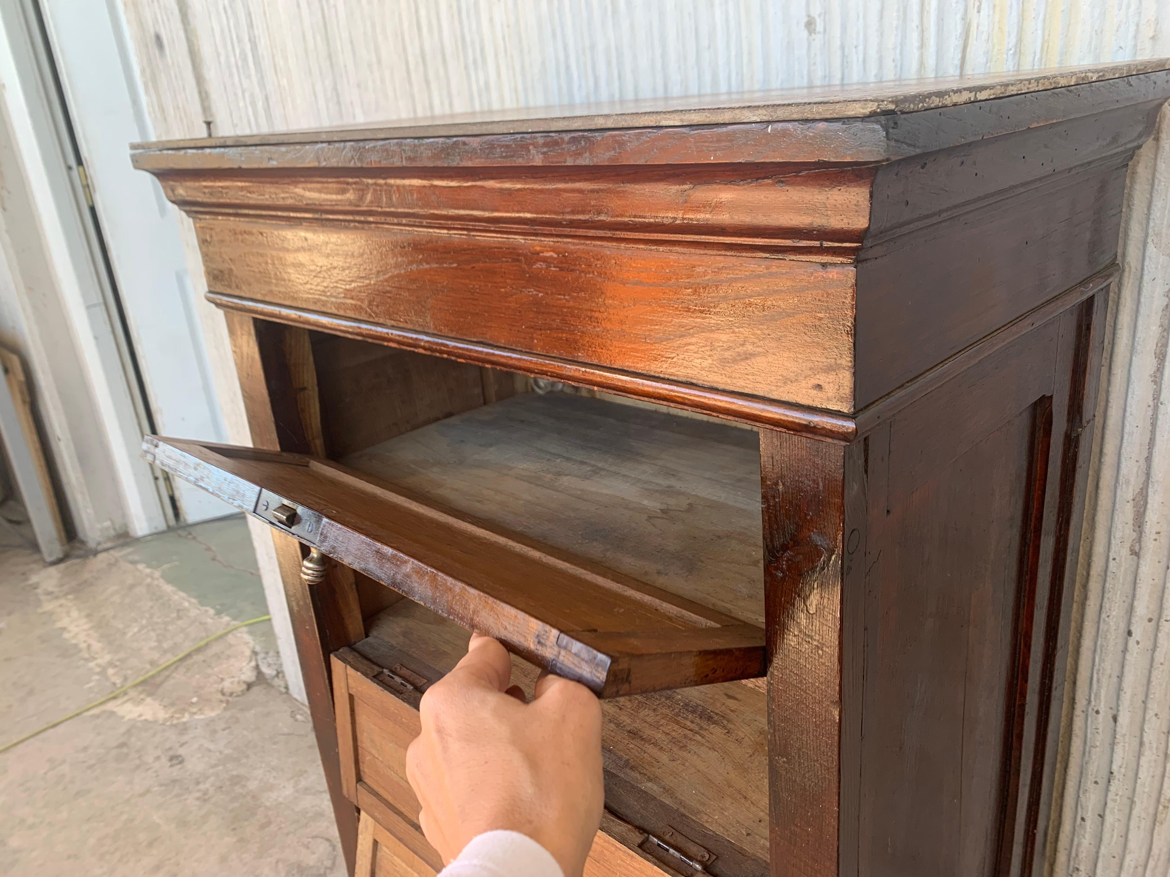 French Art Deco Filling Cabinet with Five Folding Fronts For Sale 3