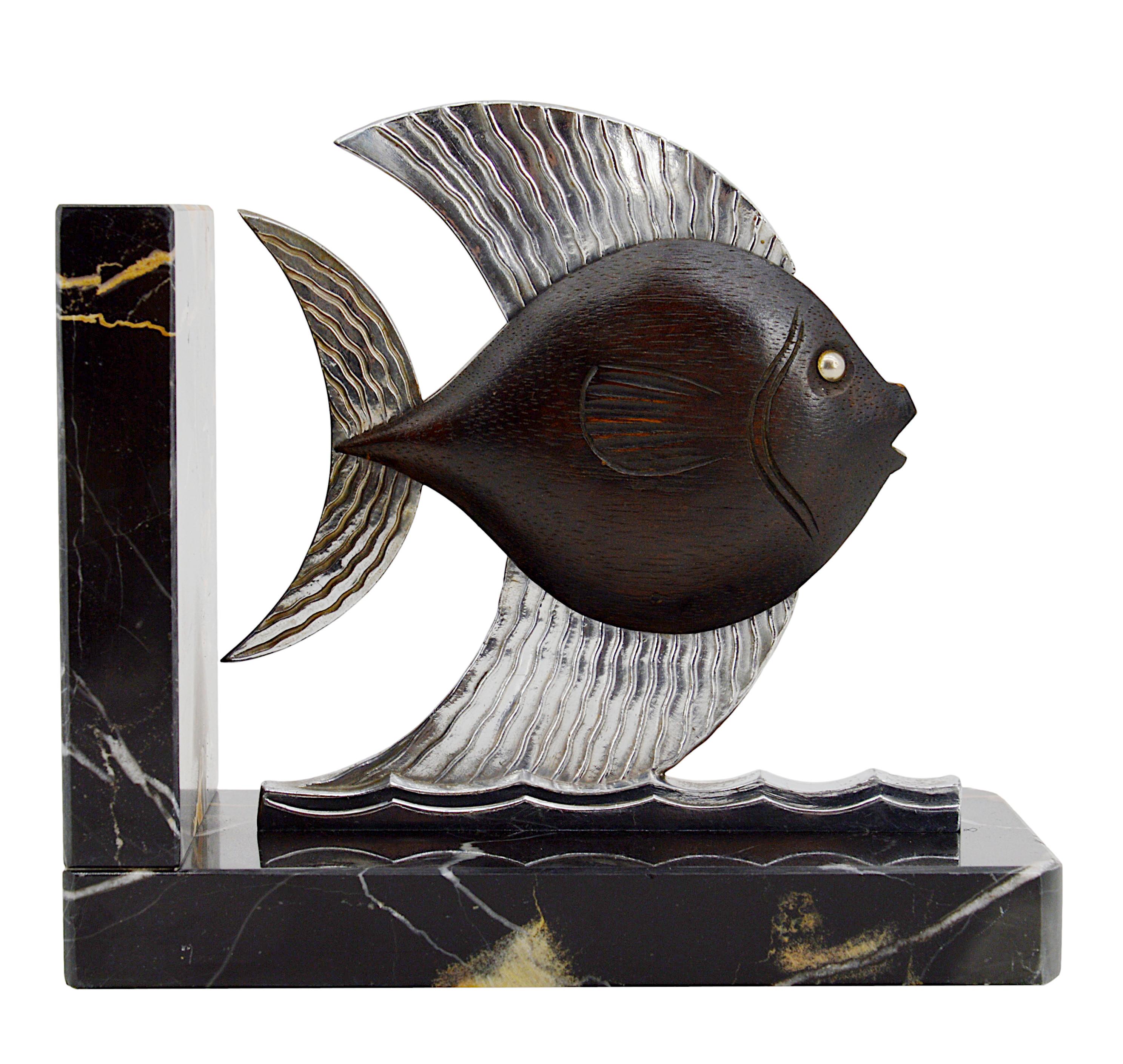 French Art Deco Fishes Bookends, 1930s In Good Condition In Saint-Amans-des-Cots, FR