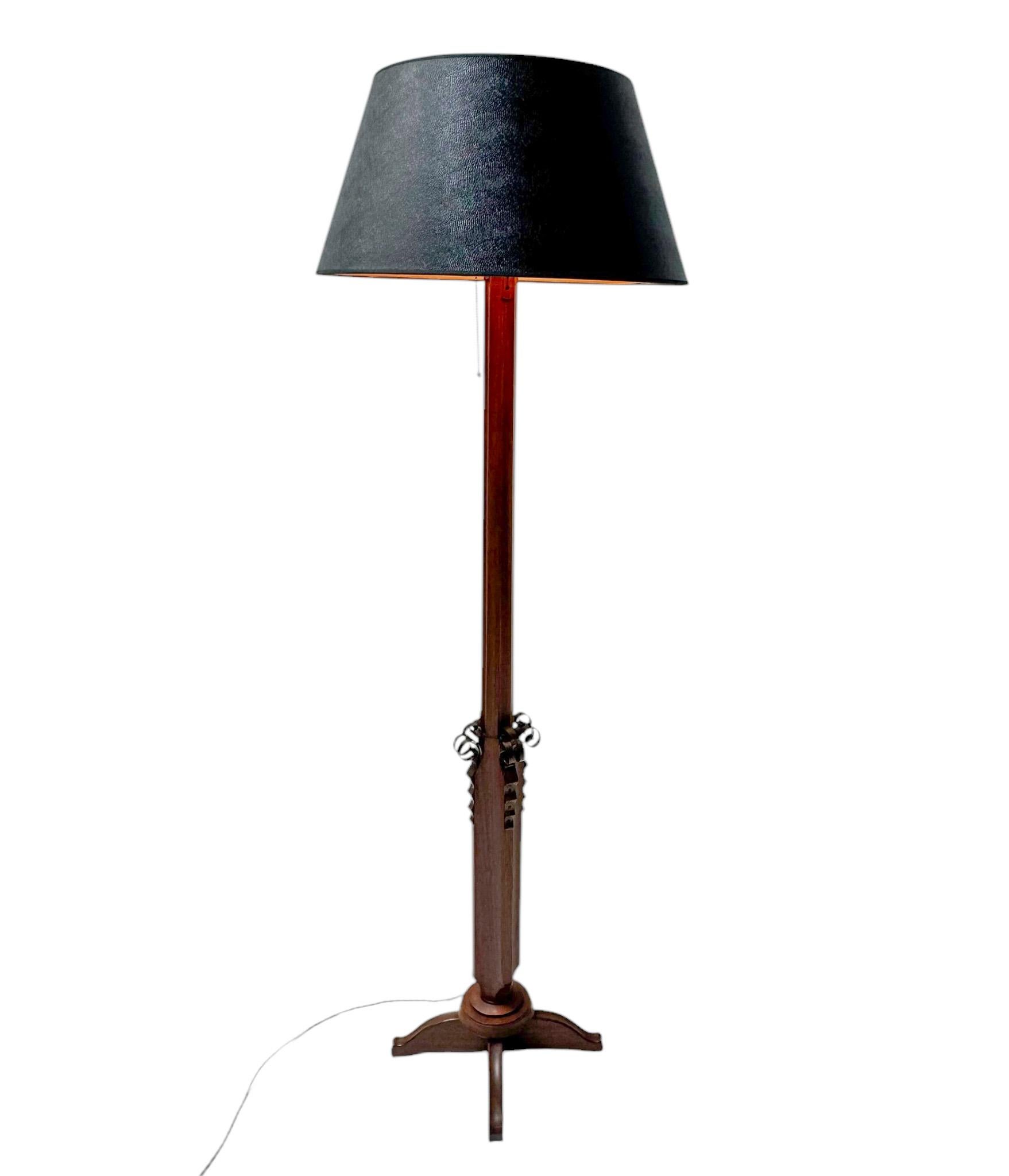French Art Deco Floor Lamp, 1930s In Good Condition For Sale In Amsterdam, NL