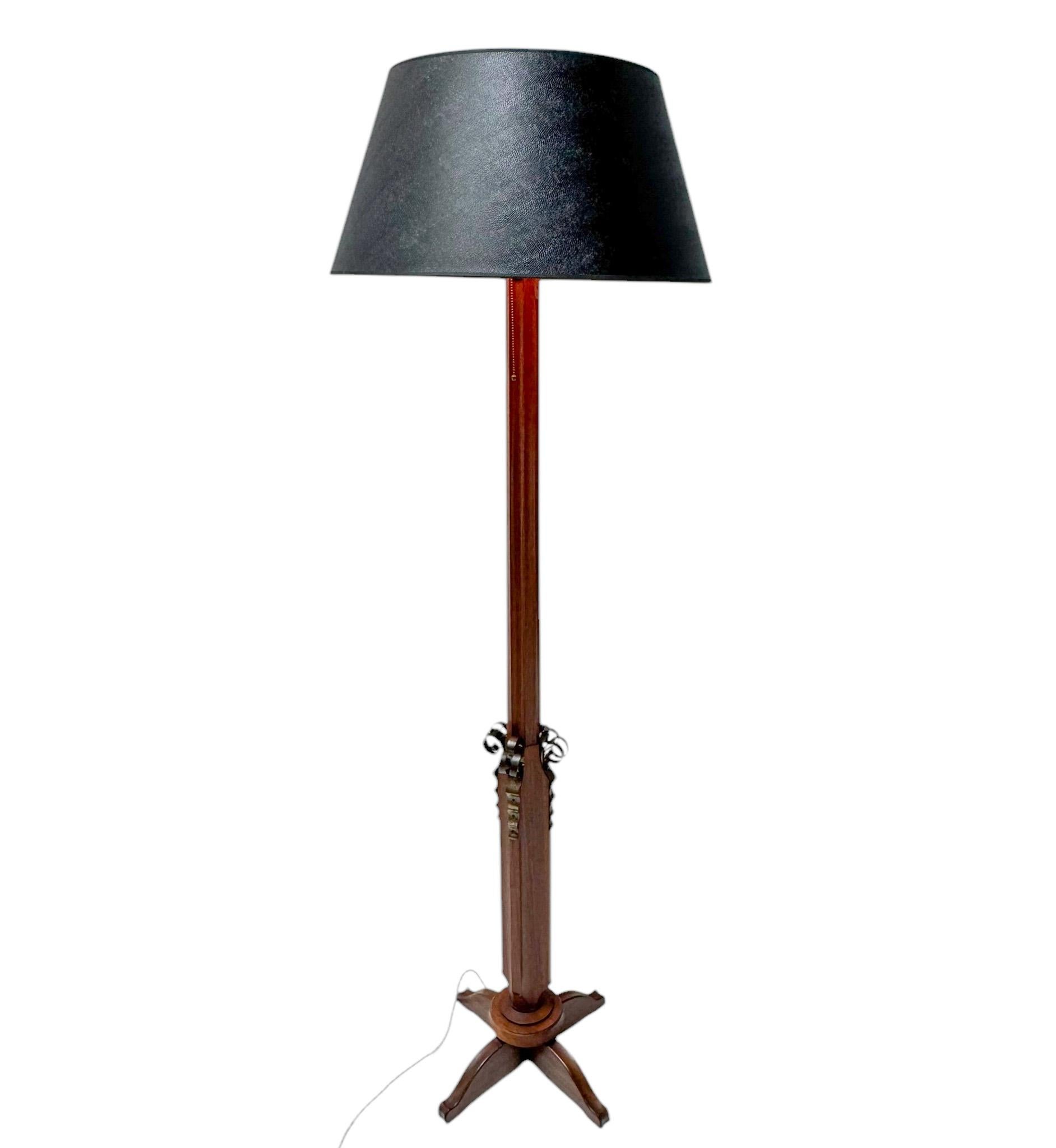 Mid-20th Century French Art Deco Floor Lamp, 1930s For Sale