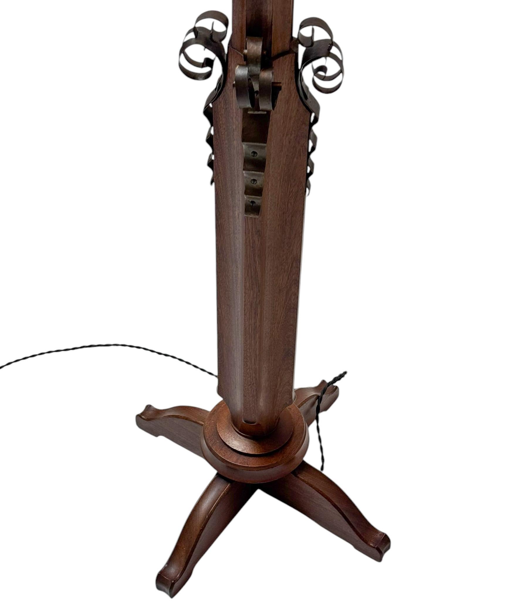 Lámpara de pie Art Decó francesa, años 30 en venta 1