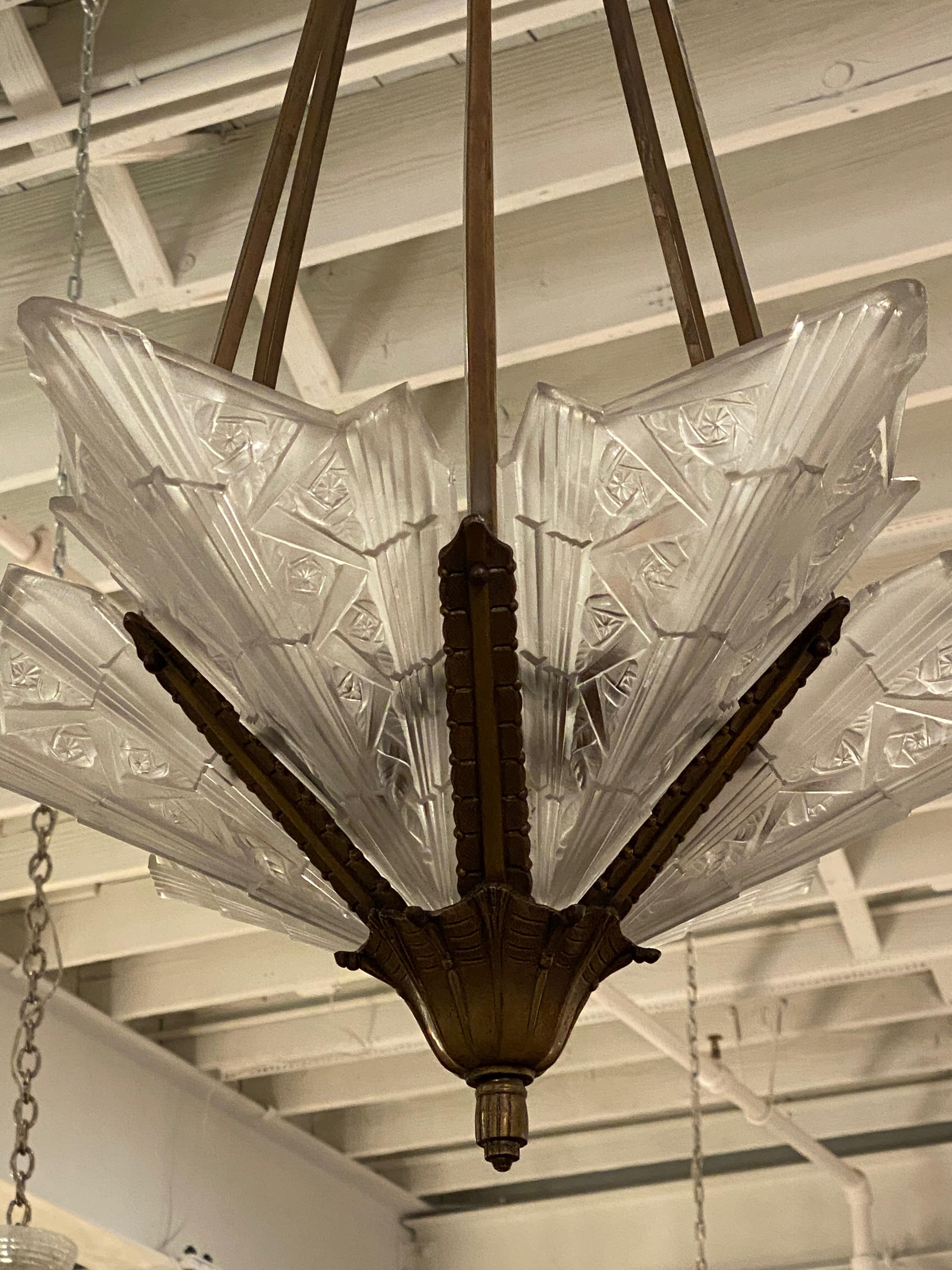 20th Century French Art Deco Floral Chandelier For Sale