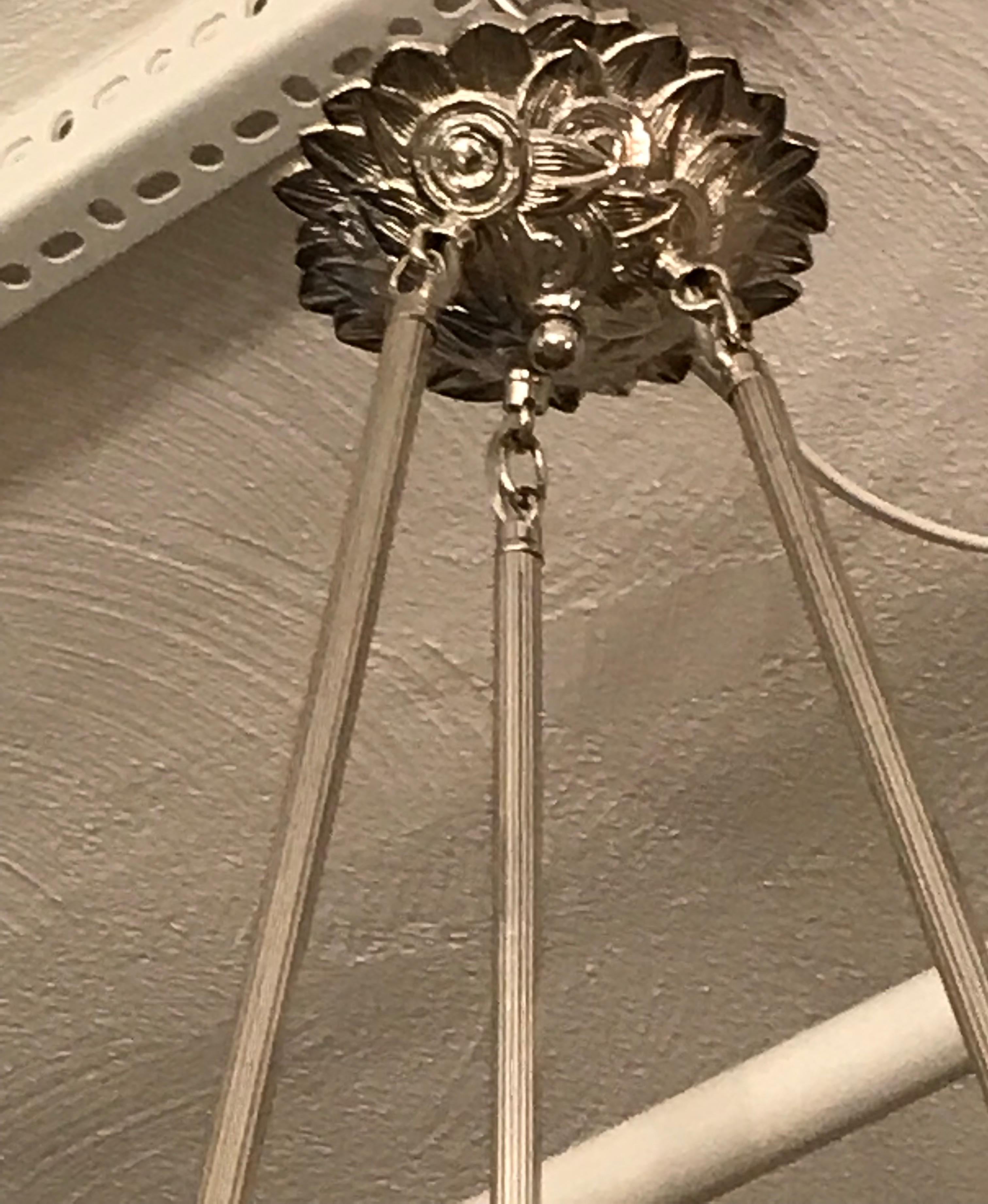 Lustre Art déco français à fleurs signé par Verdun en vente 4