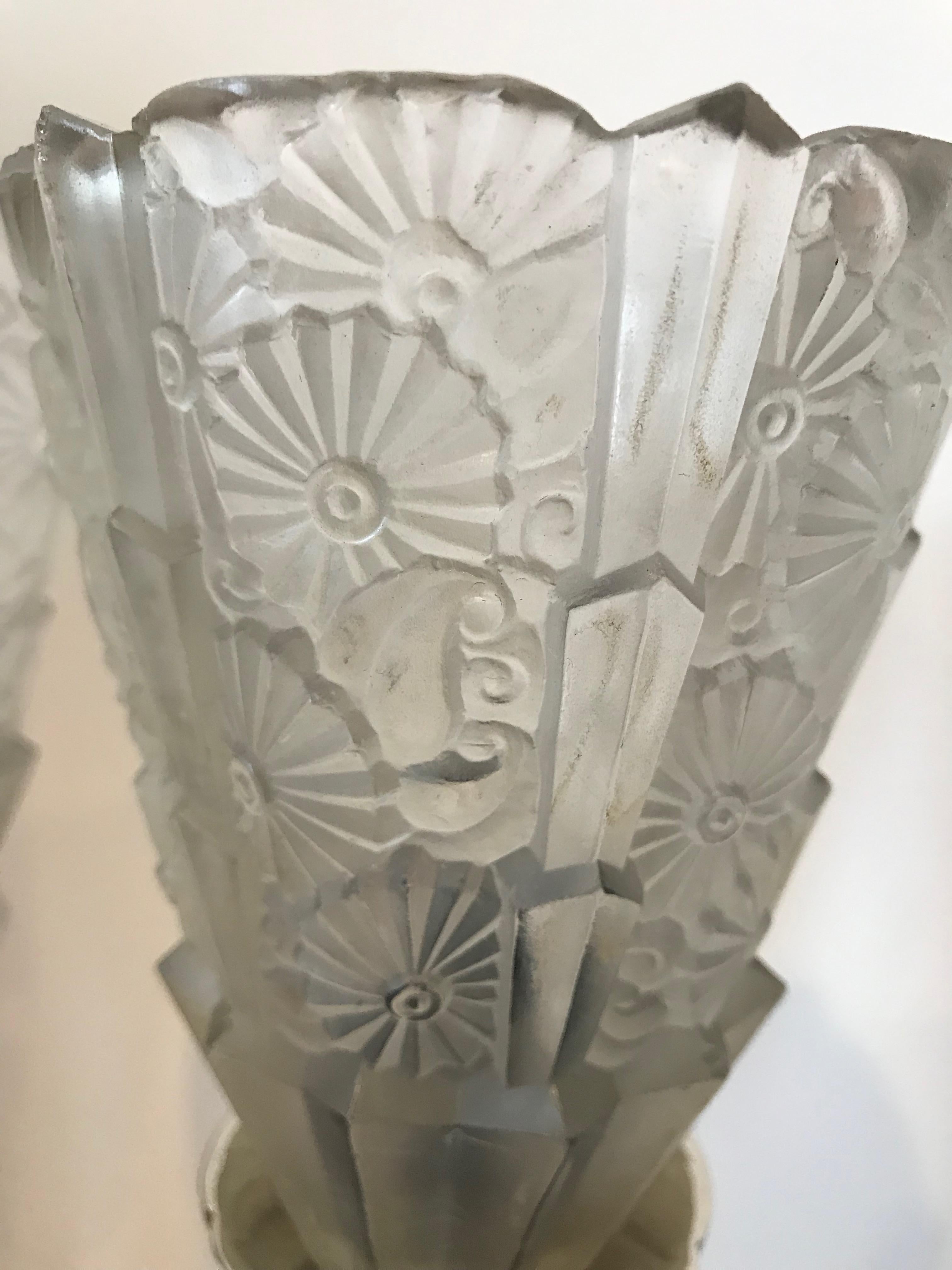 Lampe de table Art Déco à fleurs française  Excellent état - En vente à North Bergen, NJ